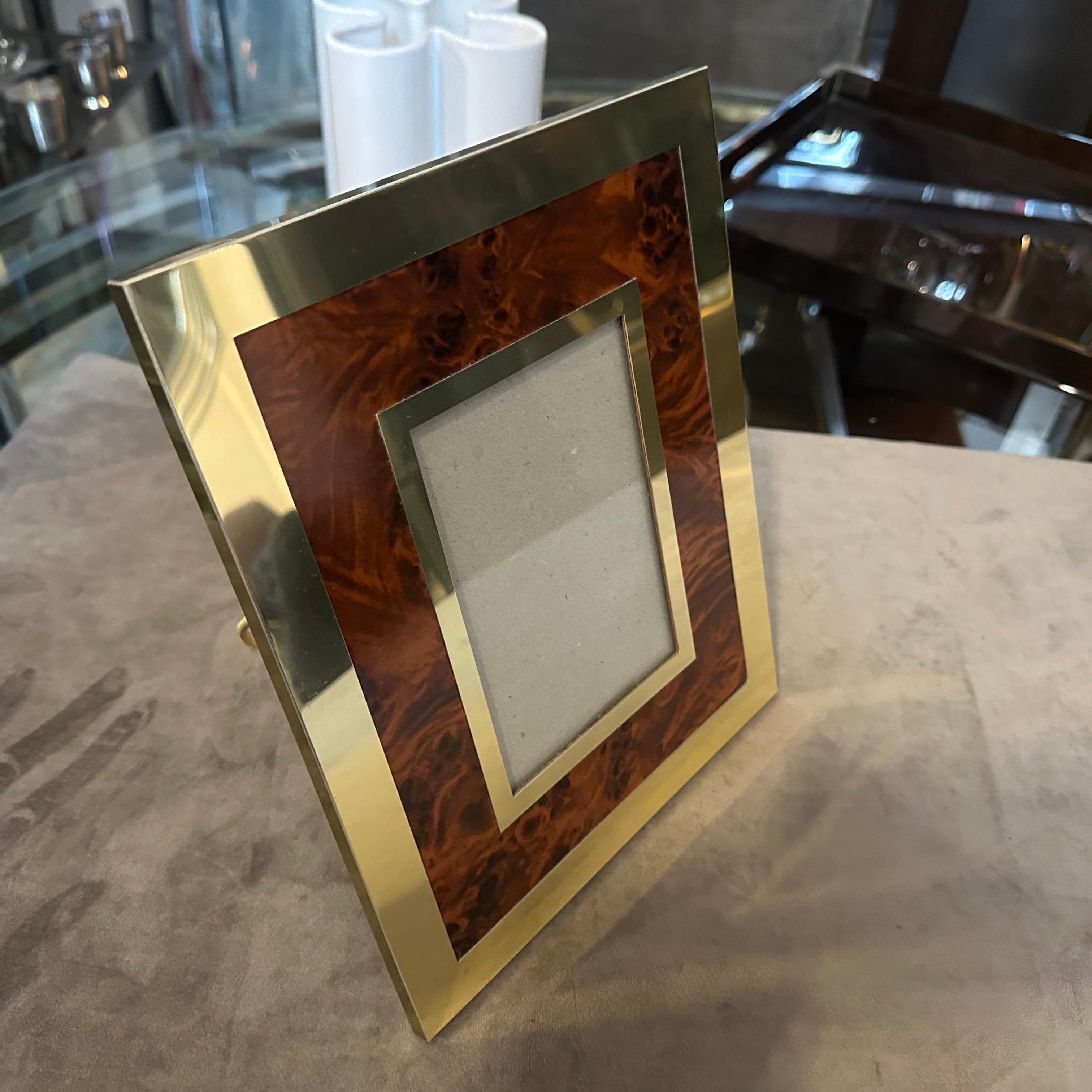 Una cornice italiana in ottone e lucite di alta qualità del Mid-Century Modern degli anni '70 in vendita 5