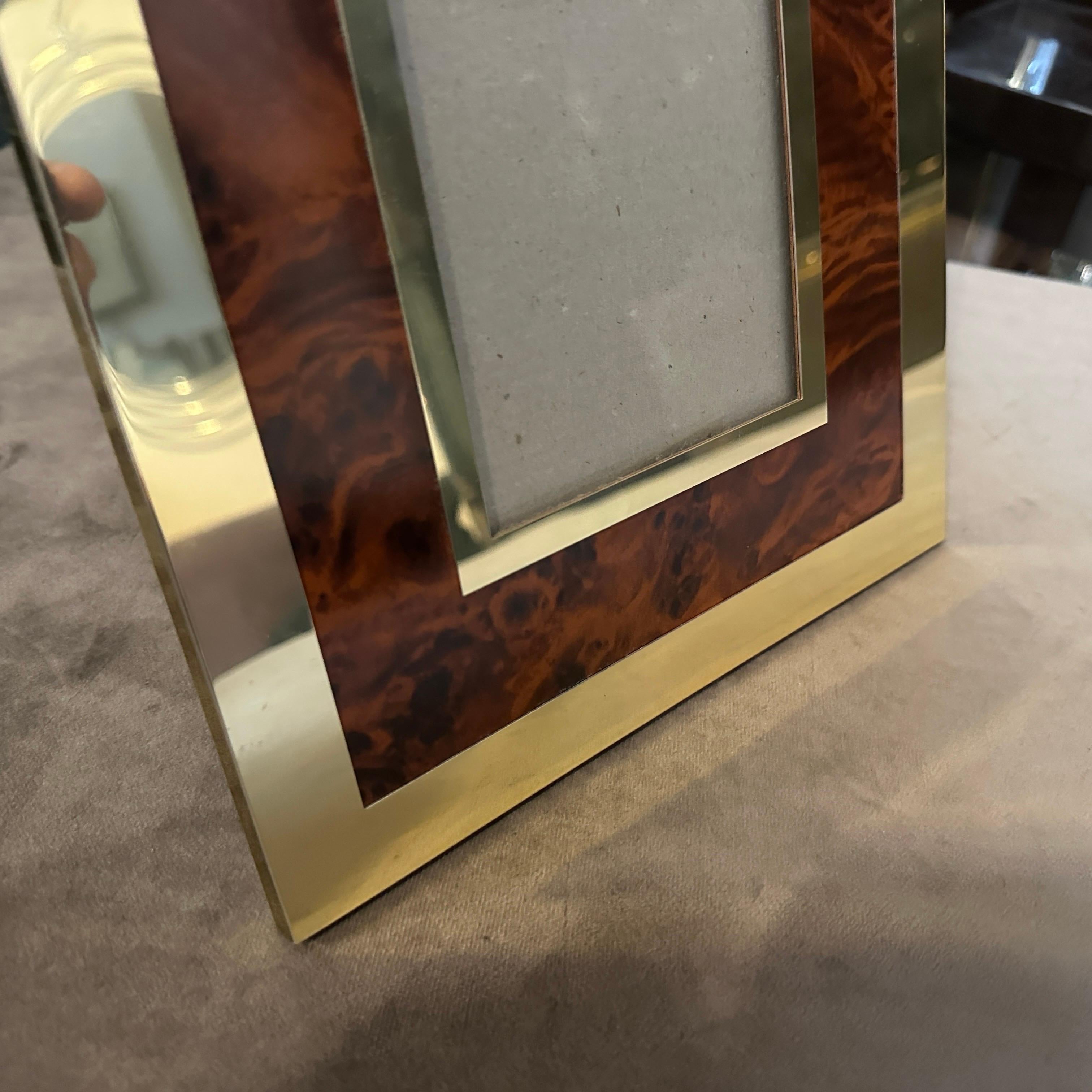 Una cornice italiana in ottone e lucite di alta qualità del Mid-Century Modern degli anni '70 In condizioni ottime in vendita a Aci Castello, IT