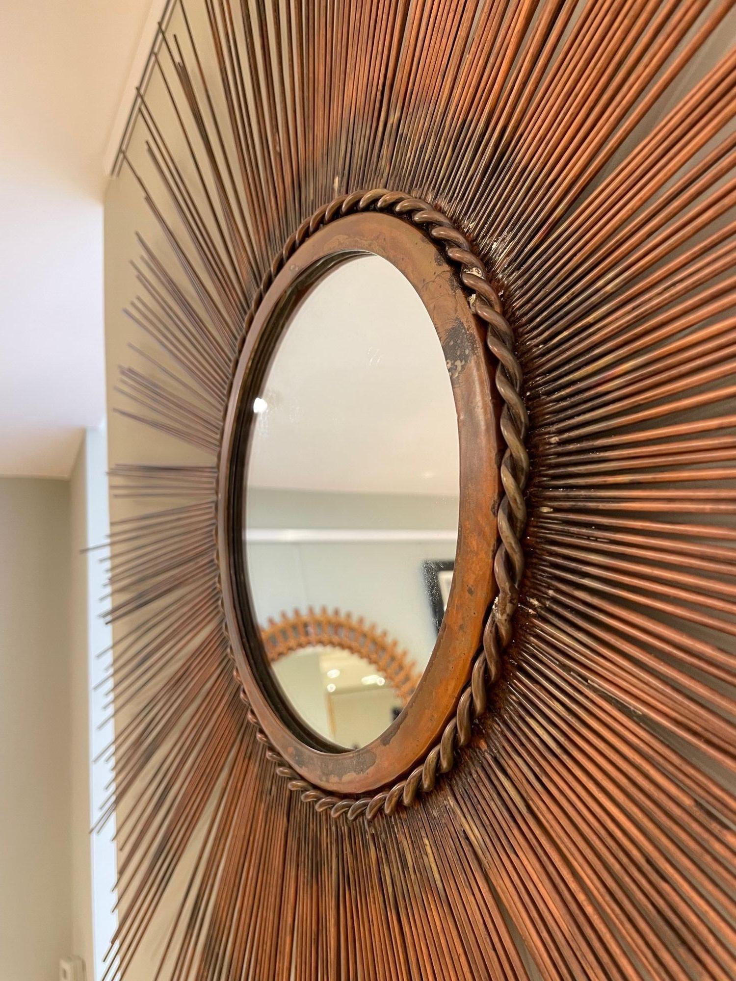 Grand miroir en cuivre taillé au chalumeau de Curtis Jere, datant des années 1970, en forme de soleil. en vente 4