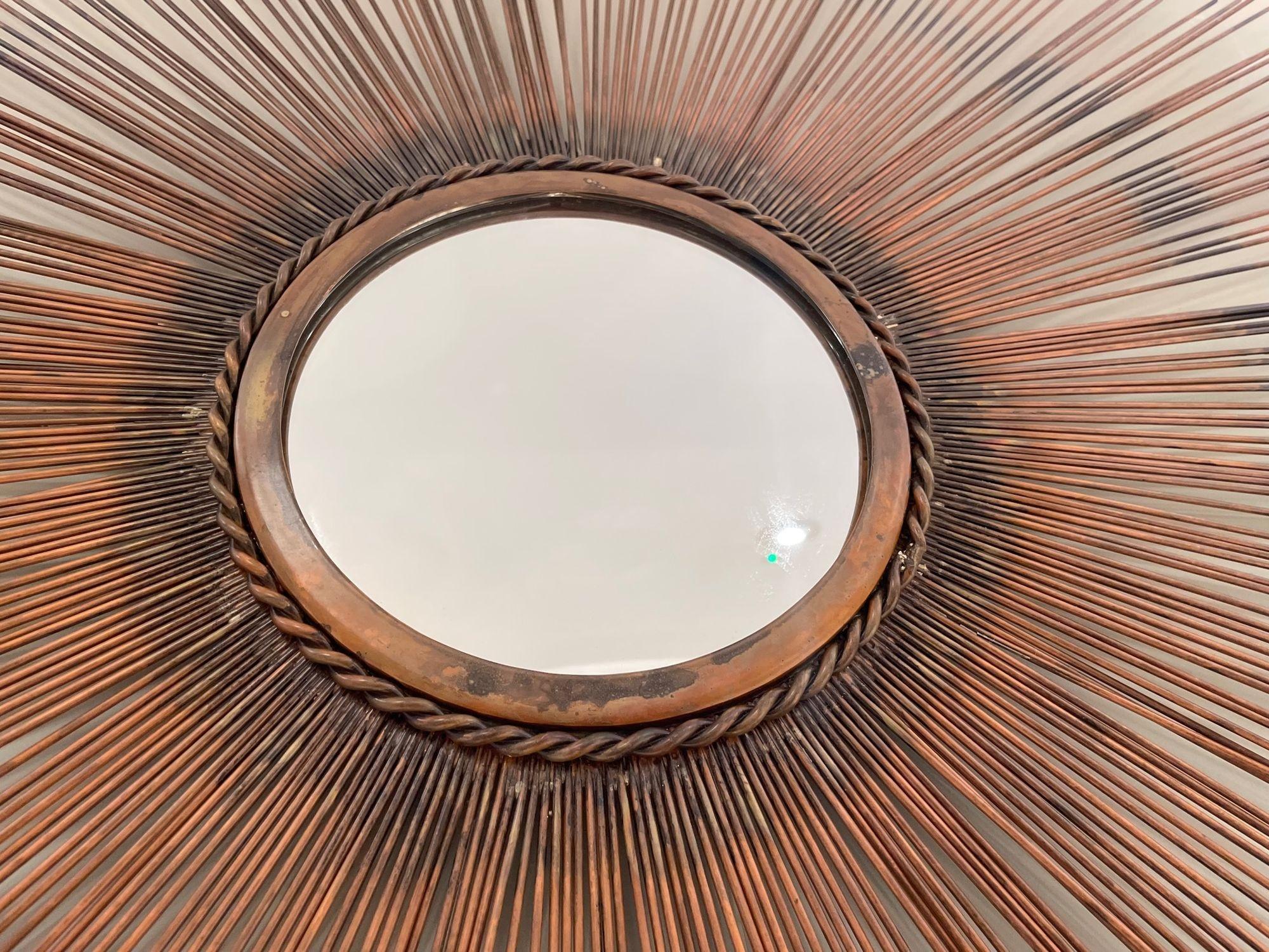 Grand miroir en cuivre taillé au chalumeau de Curtis Jere, datant des années 1970, en forme de soleil. en vente 5