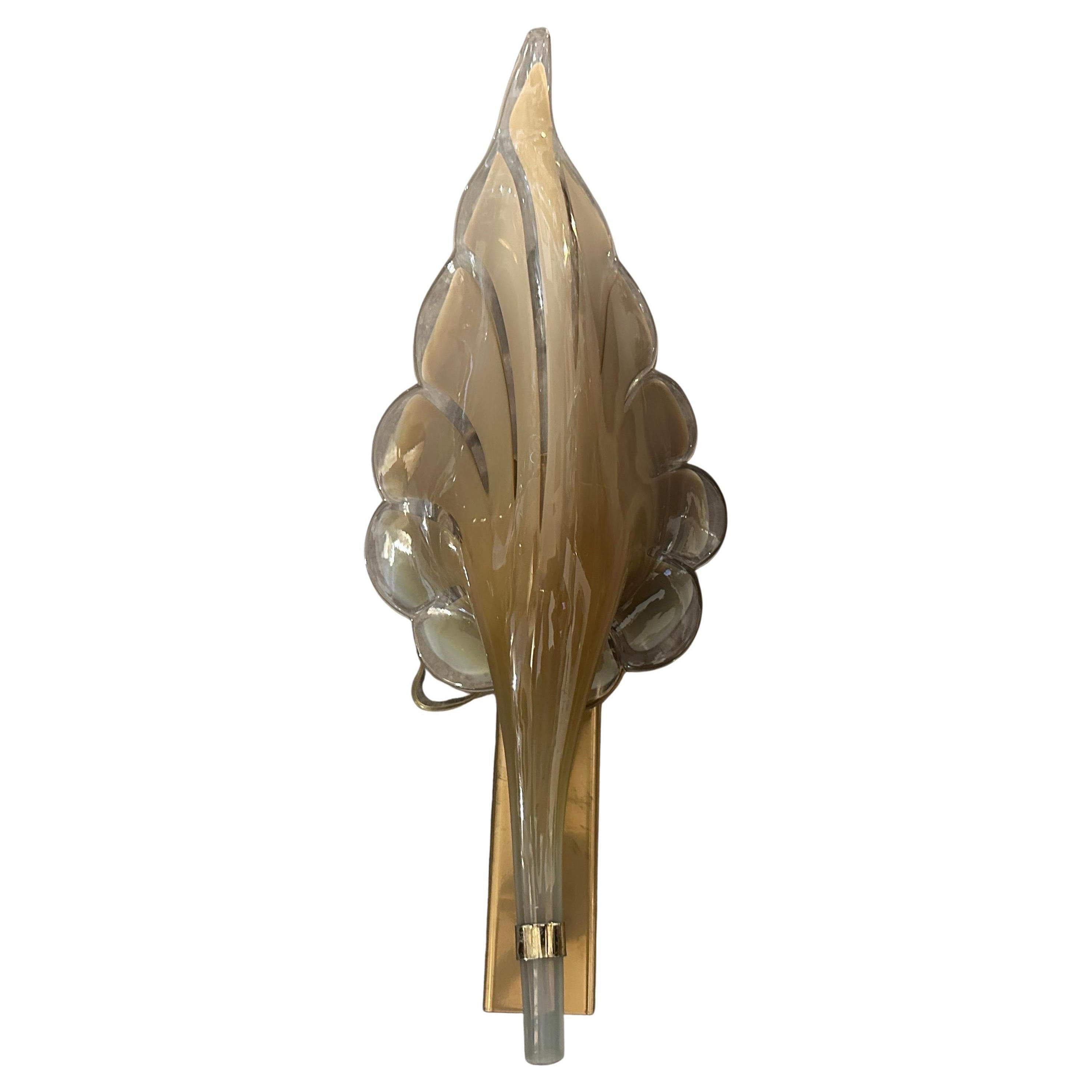 Wandleuchter aus braunem Muranoglas mit Blättern aus der Mitte des Jahrhunderts 1970 von Franco Luce