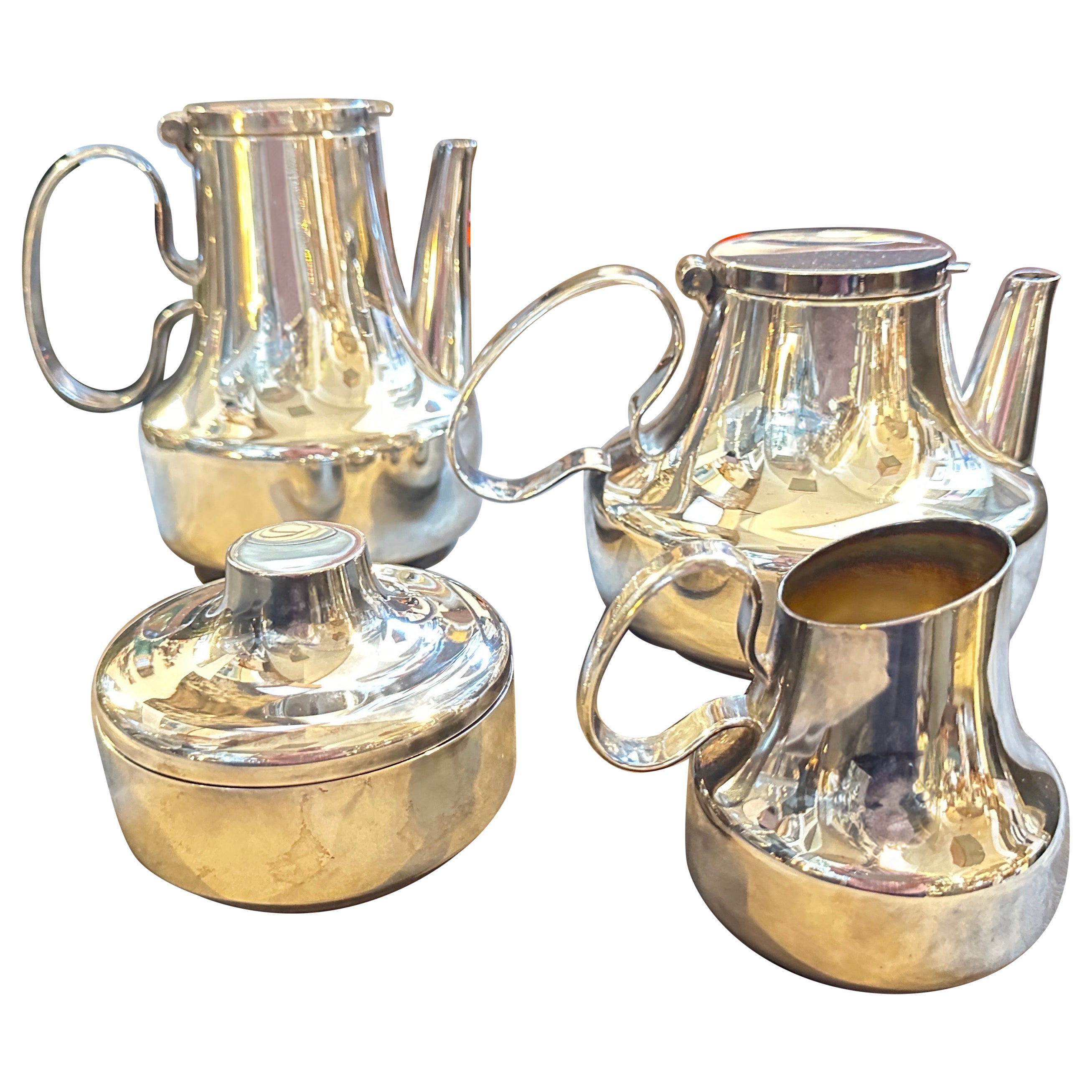 Un set di Lino Sabattini placcato in argento degli anni '70, metà del secolo scorso, mod. Suite 1967 in vendita