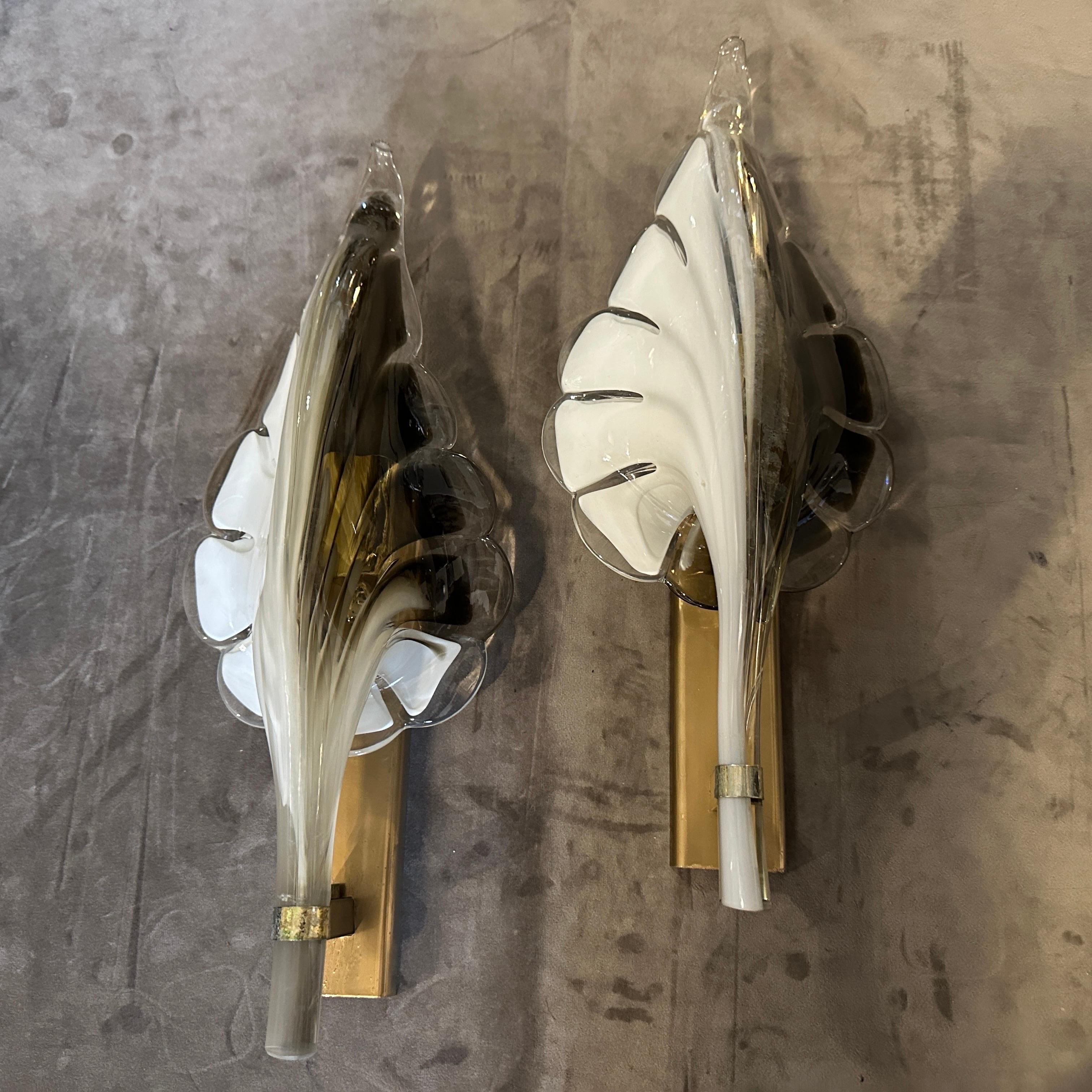 A 1970s Mid-Century Modern Murano Glass Leaf Wall Sconce by Franco Luce For Sale 8