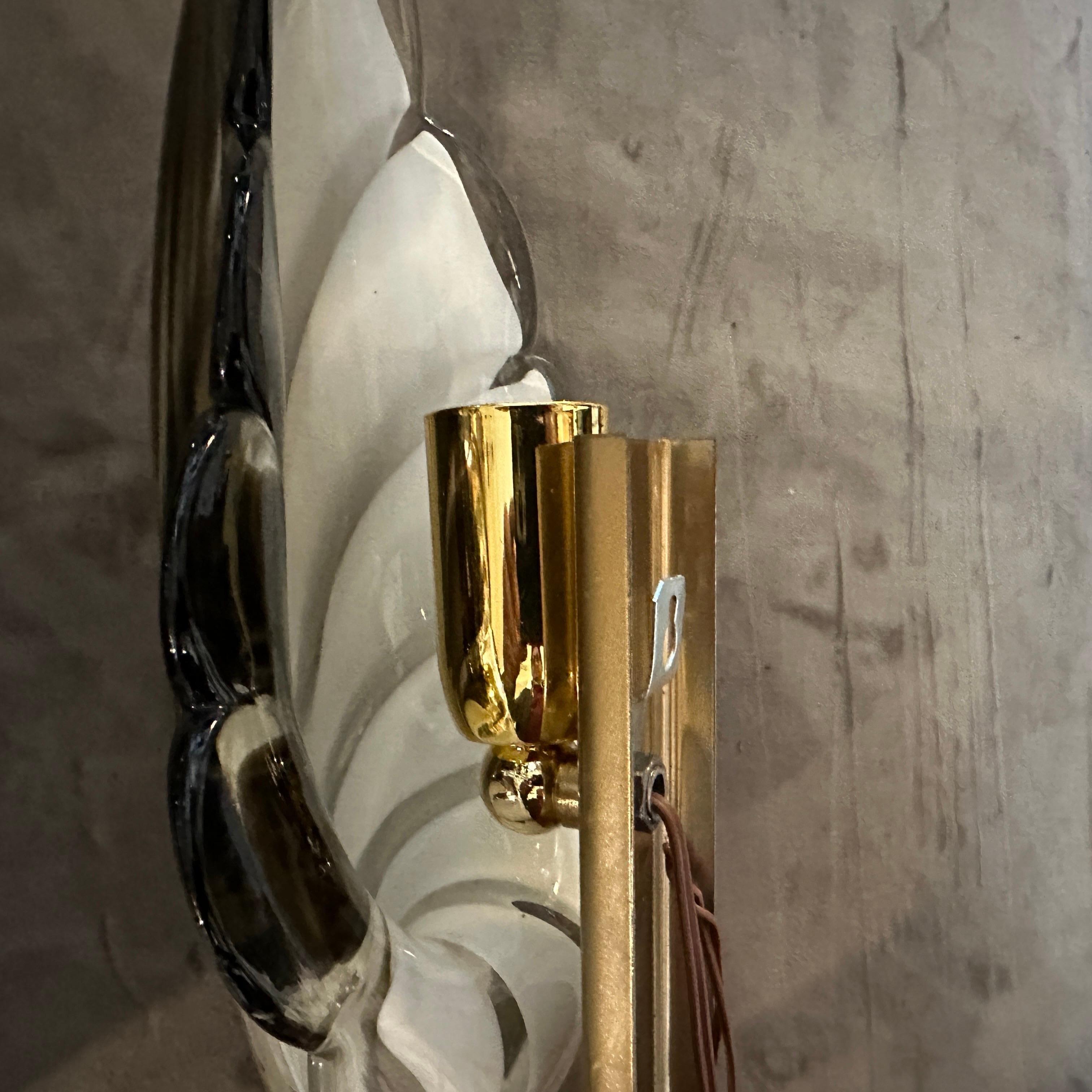 A 1970s Mid-Century Modern Murano Glass Leaf Wall Sconce by Franco Luce For Sale 2
