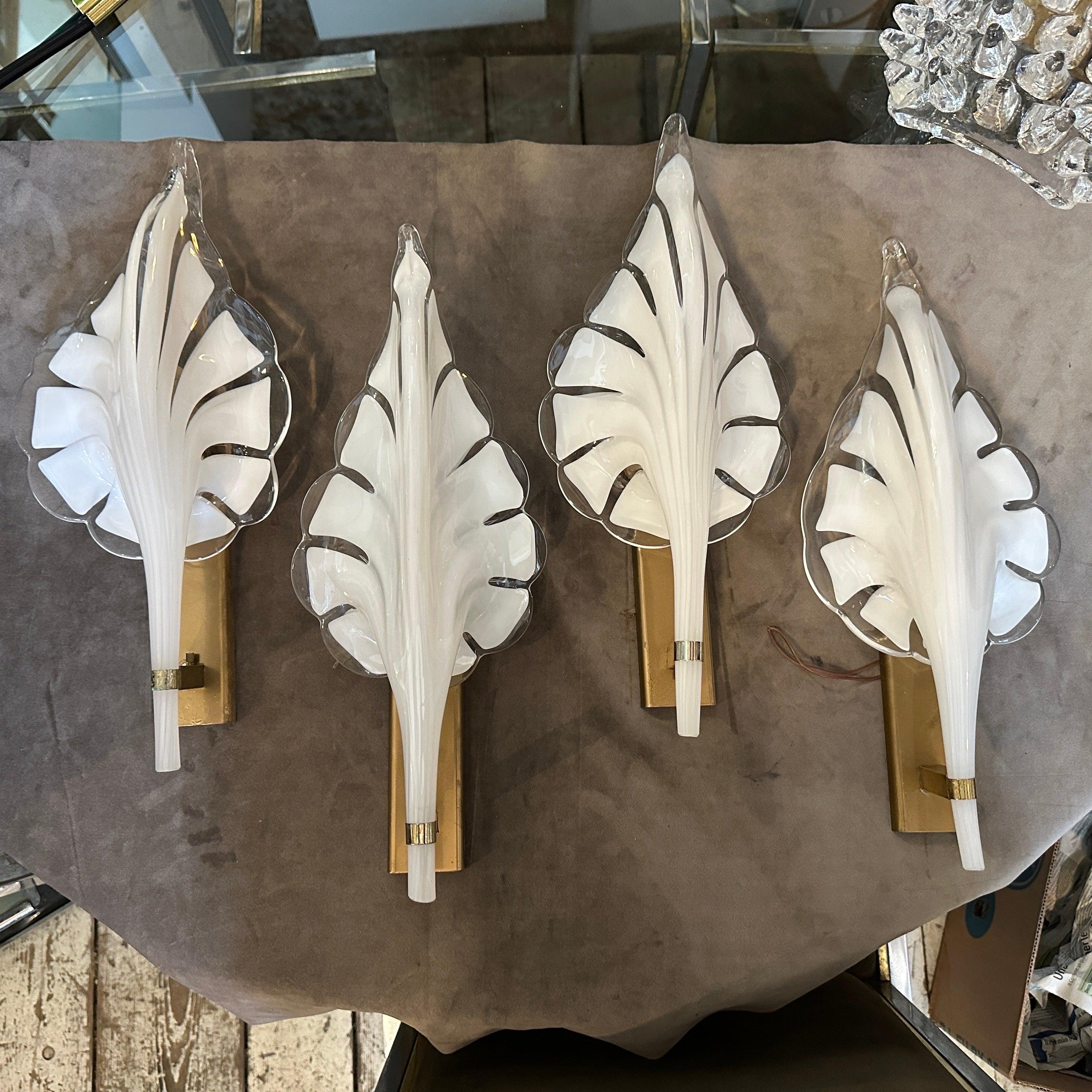 Hand-Crafted A 1970s Mid-Century Modern White Murano Glass Leaf Wall Sconce by Franco Luce For Sale