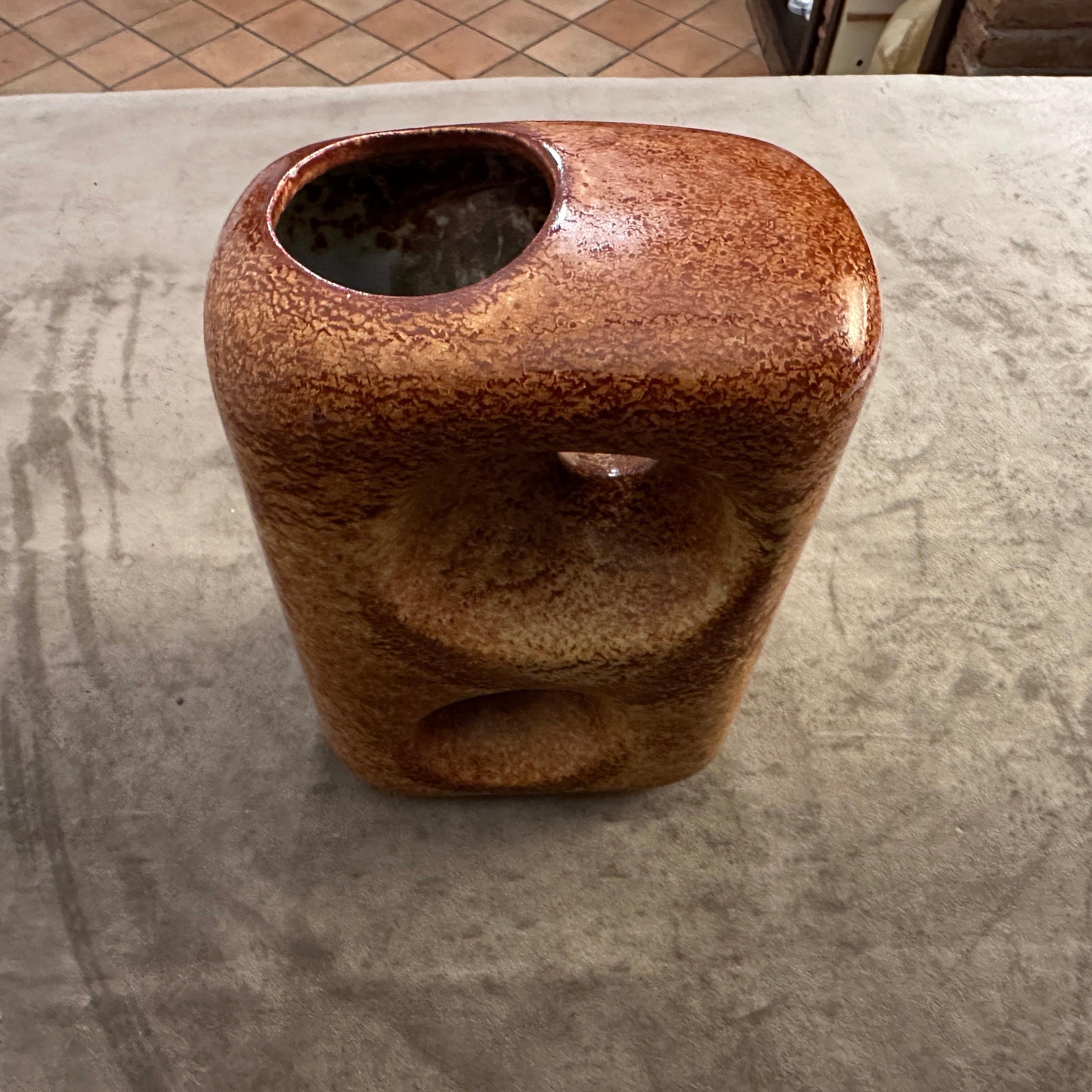 Modernistische italienische Keramikvase von Bertoncello aus den 1970er Jahren im Angebot 1