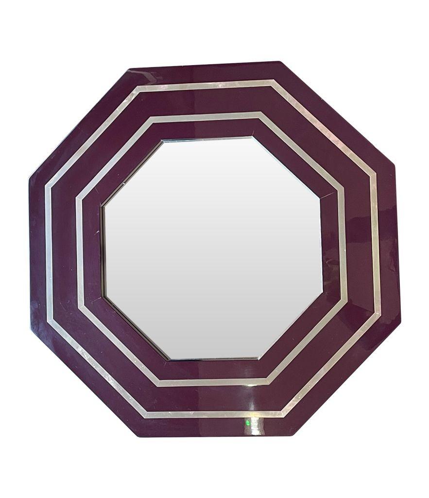 Miroir octogonal de Jean Claude Mahey des années 1970 avec cadre incrusté de laiton en vente 1