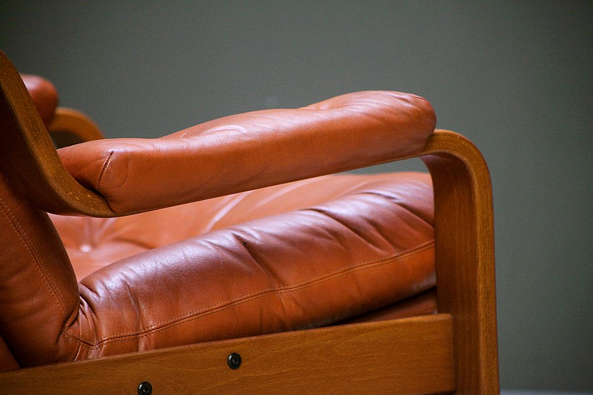 A 1970's “Relax II” reclining armchair and foot stool by Göte Möbler Nassjö AB, Sweden. 

Featuring stunning bentwood frame. 

Matching footstool

Makers label 

Chairs: 
Width: 78cm
Depth: 93cm 
Height: 91cm
Seat Height: 38cm

Footstall 
Width:
