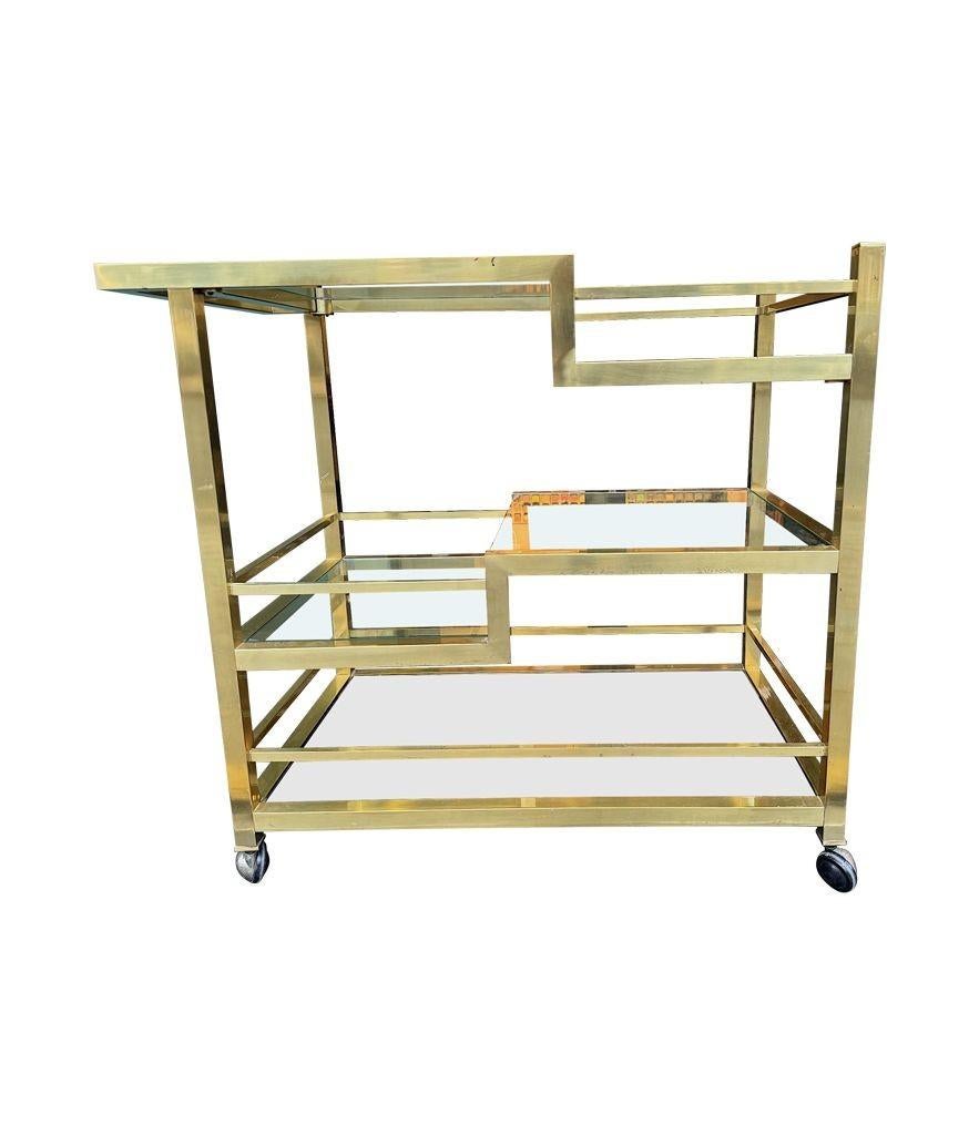 Ein italienischer Romeo Rega Barwagen aus den 1970er Jahren mit mehreren Ablagen aus Rauchglas (Metall) im Angebot