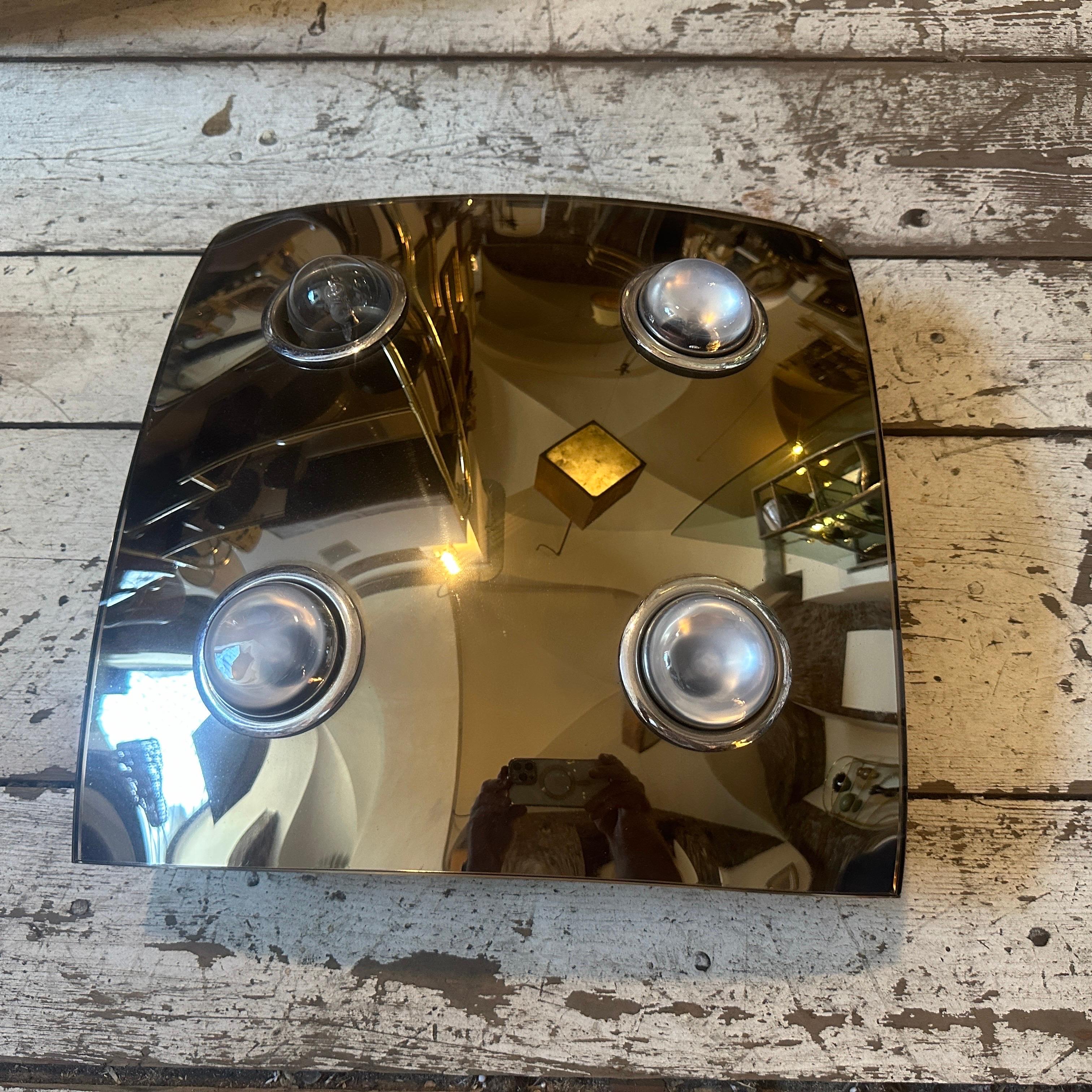 A 1970s Space Age Square Smoked Mirrored Glass Italian Ceiling Light by Veca In Good Condition For Sale In Aci Castello, IT