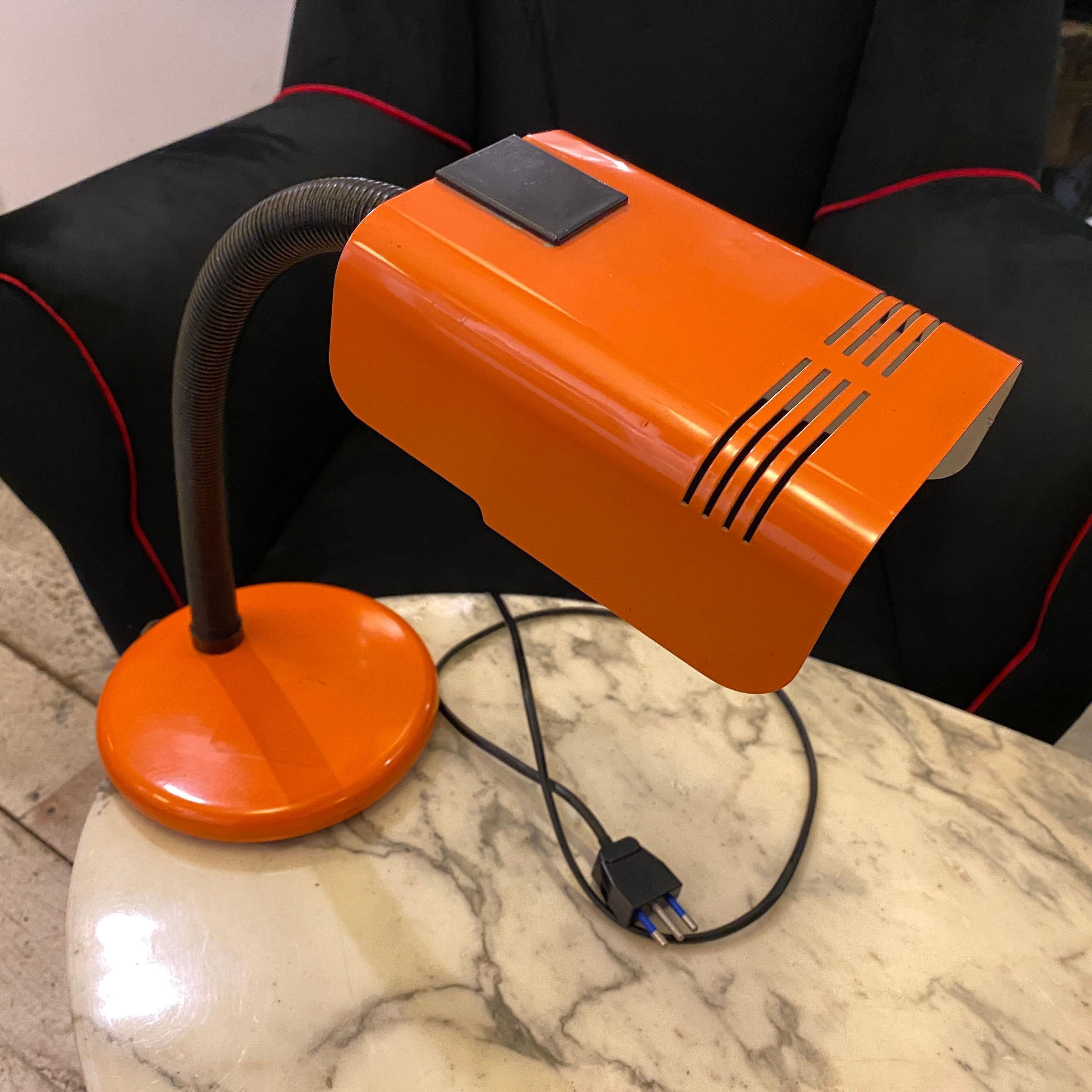 1970s Targetti Space Age Orange and Black Italian Table Lamp In Good Condition In Aci Castello, IT