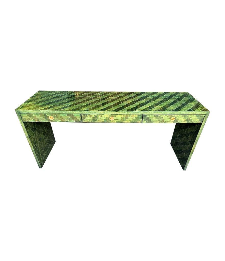 A 1970s woven green rattan three drawer console table by Vivai Del Sud For Sale 7