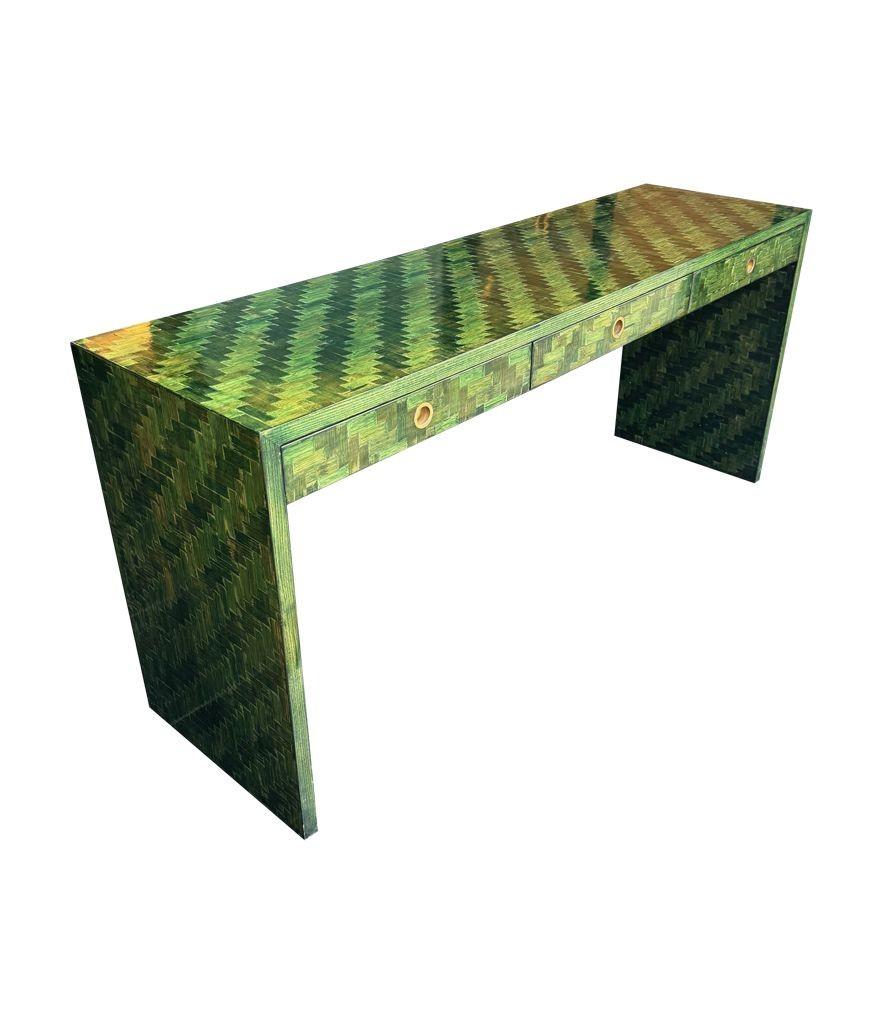 Woven A 1970s woven green rattan three drawer console table by Vivai Del Sud For Sale