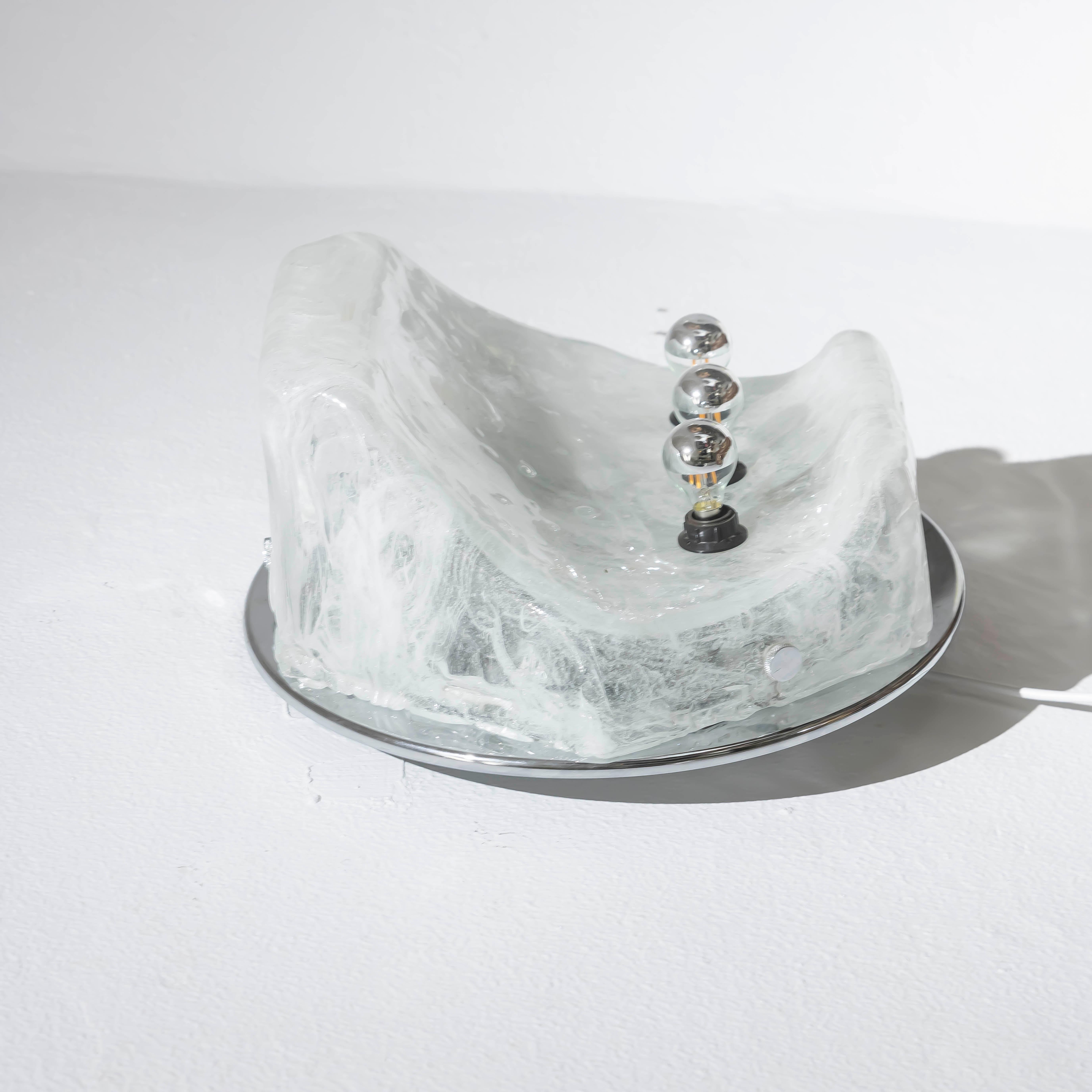italien A 1970 XL Opalescent  ICEBERG Lampe murale/plancher en verre de Murano en vente