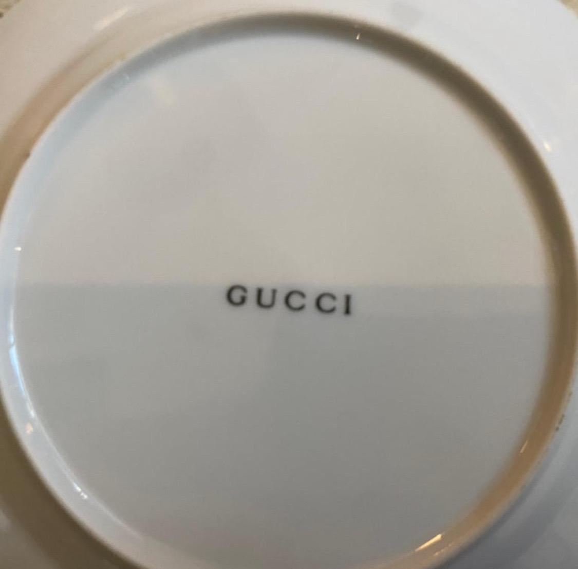 A 1980s Amazing Set of Four Porcelain Italian Mural Plates by Gucci For Sale 4