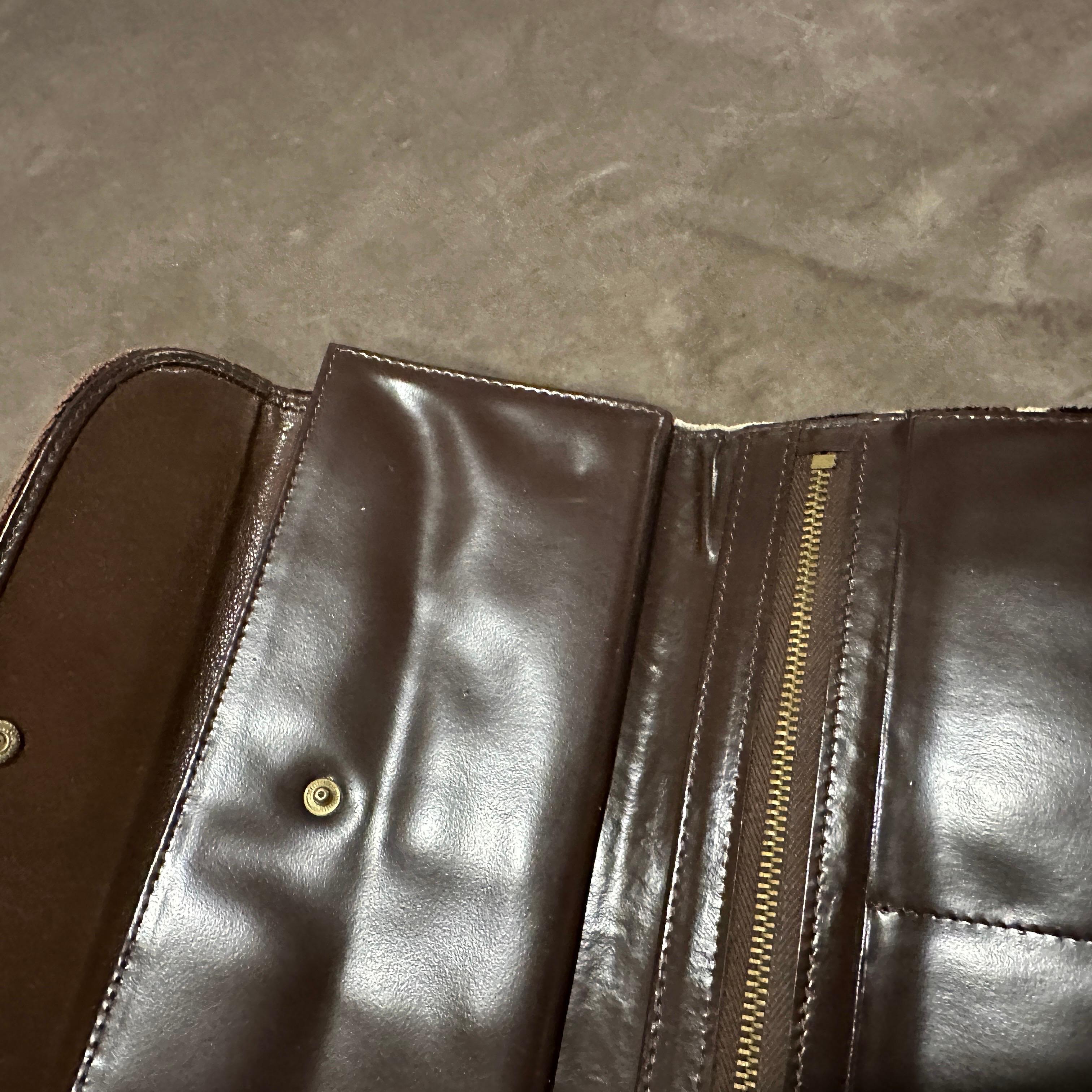 Donna Una clutch portafoglio in velluto marrone e beige degli anni '80 di Roberta Di Camerino in vendita