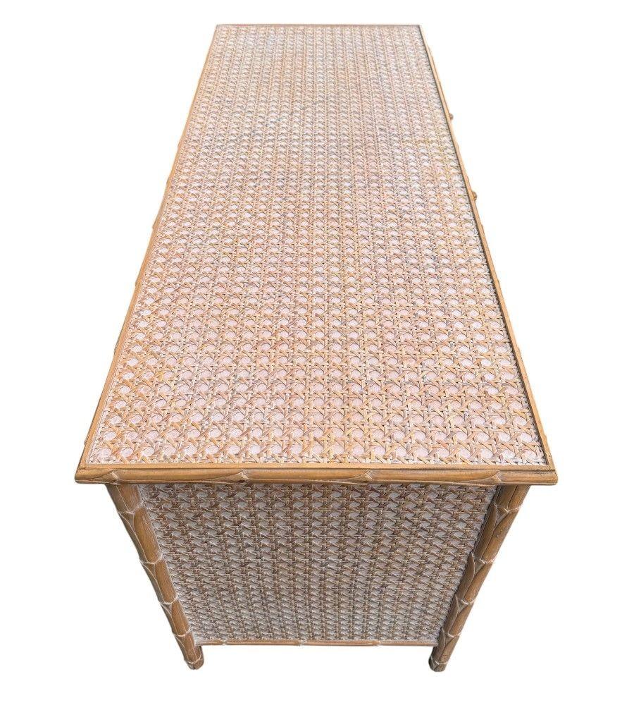 Scrivania in stile coloniale degli anni '80 in legno intagliato e rattan di Roche Bobois in vendita 14