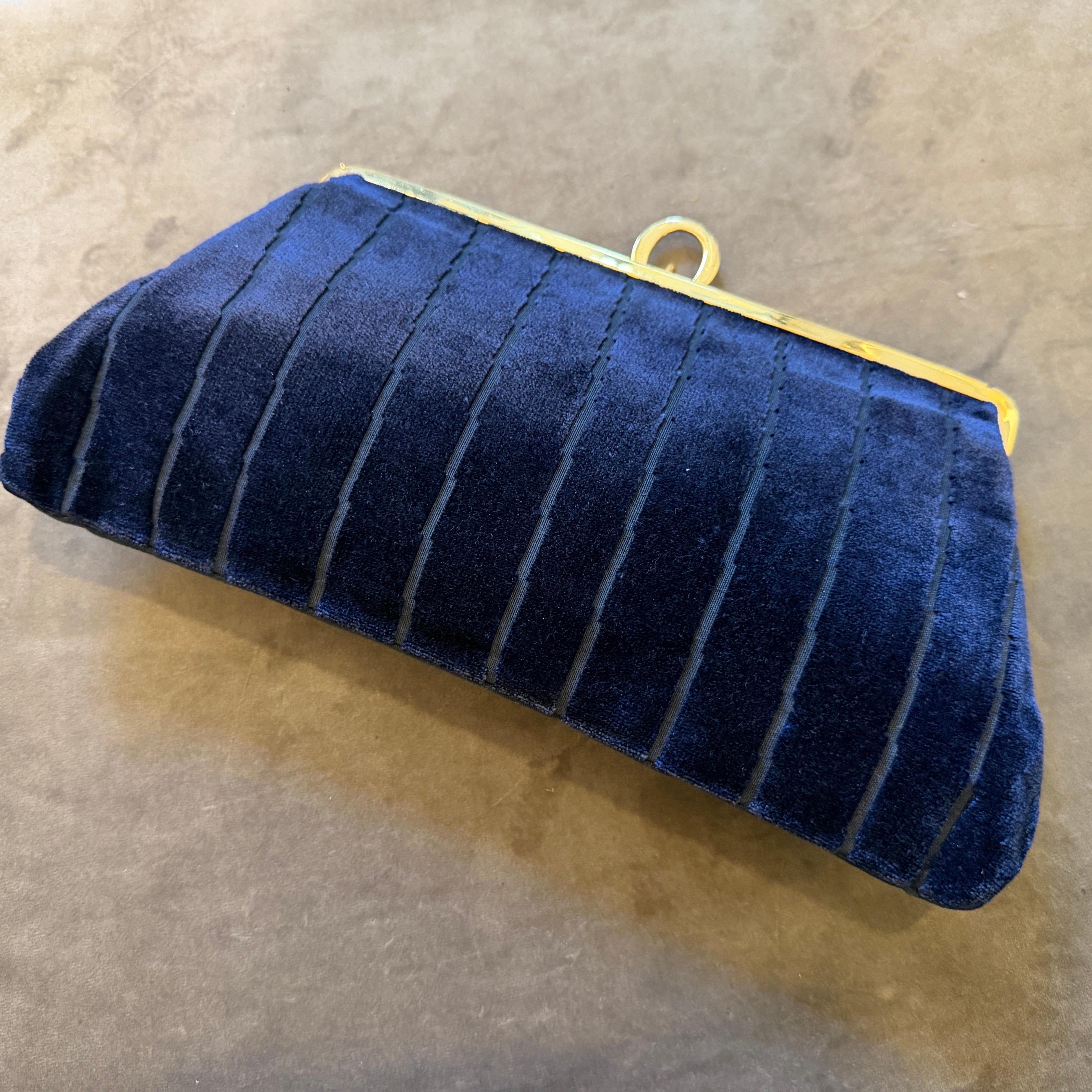 A 1980s Elegant Blue Velvet and Brass Evening Bag by Roberta di Camerino in vendita 2