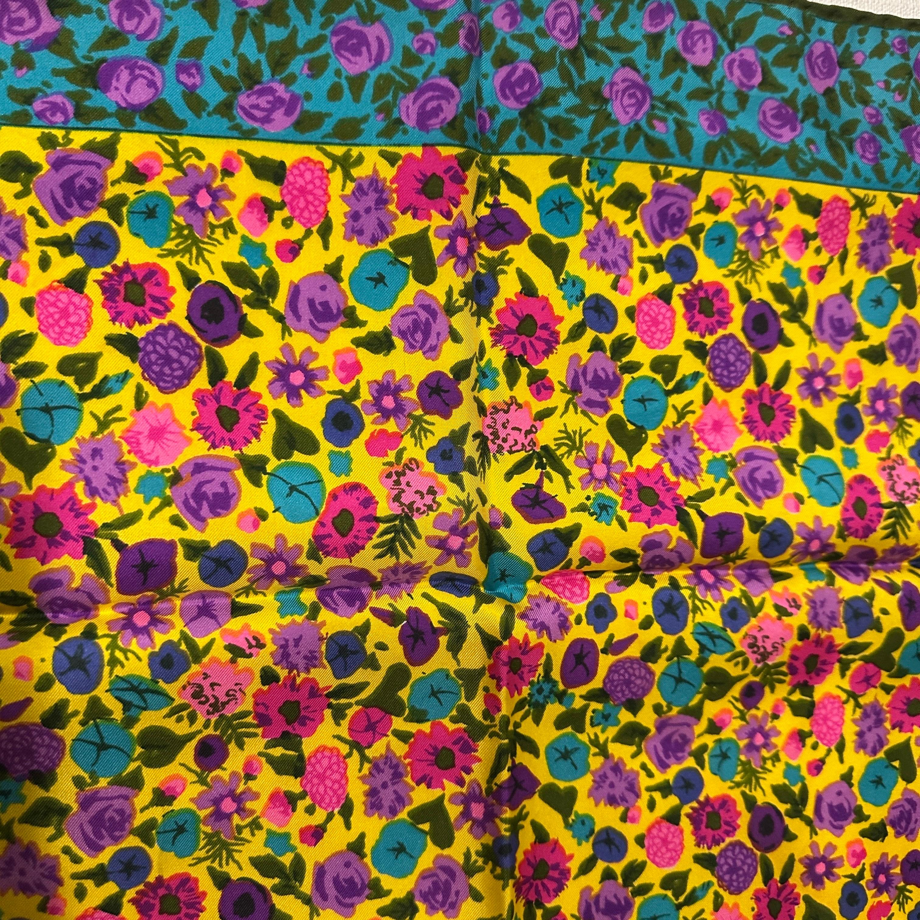 A 1980s Floral Print Silk Scarf by Ken Scott In Excellent Condition For Sale In Aci Castello, IT
