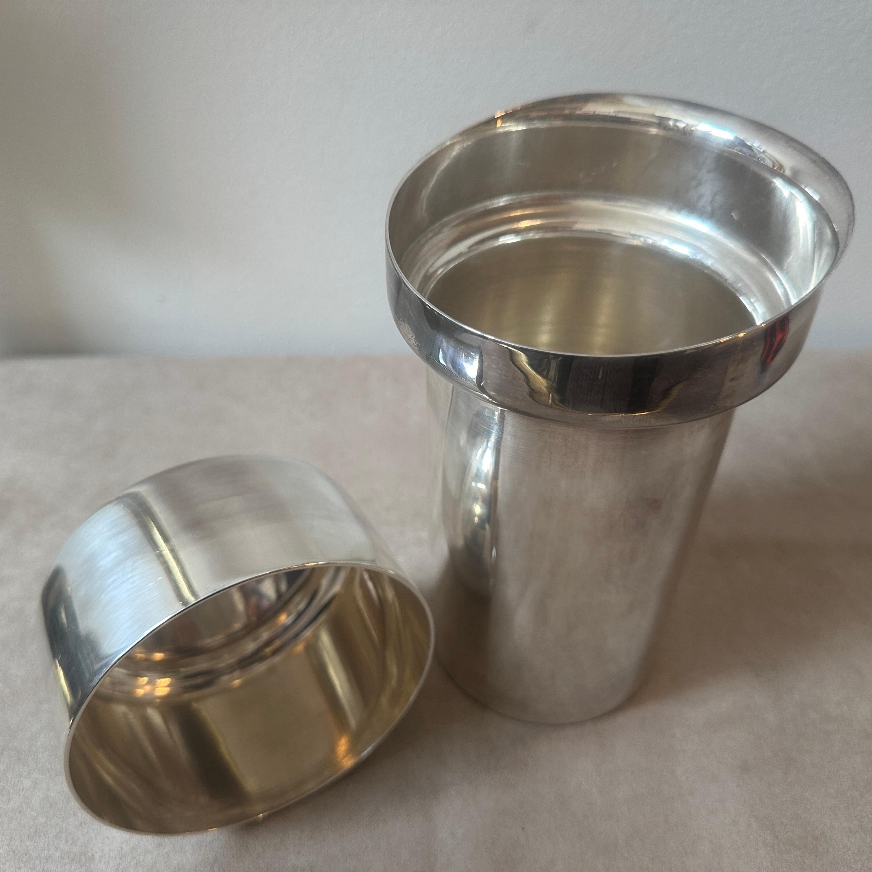 20th Century A 1980s Modernist Silver Plated Italian Cocktail Shaker by Lino Sabattini For Sale
