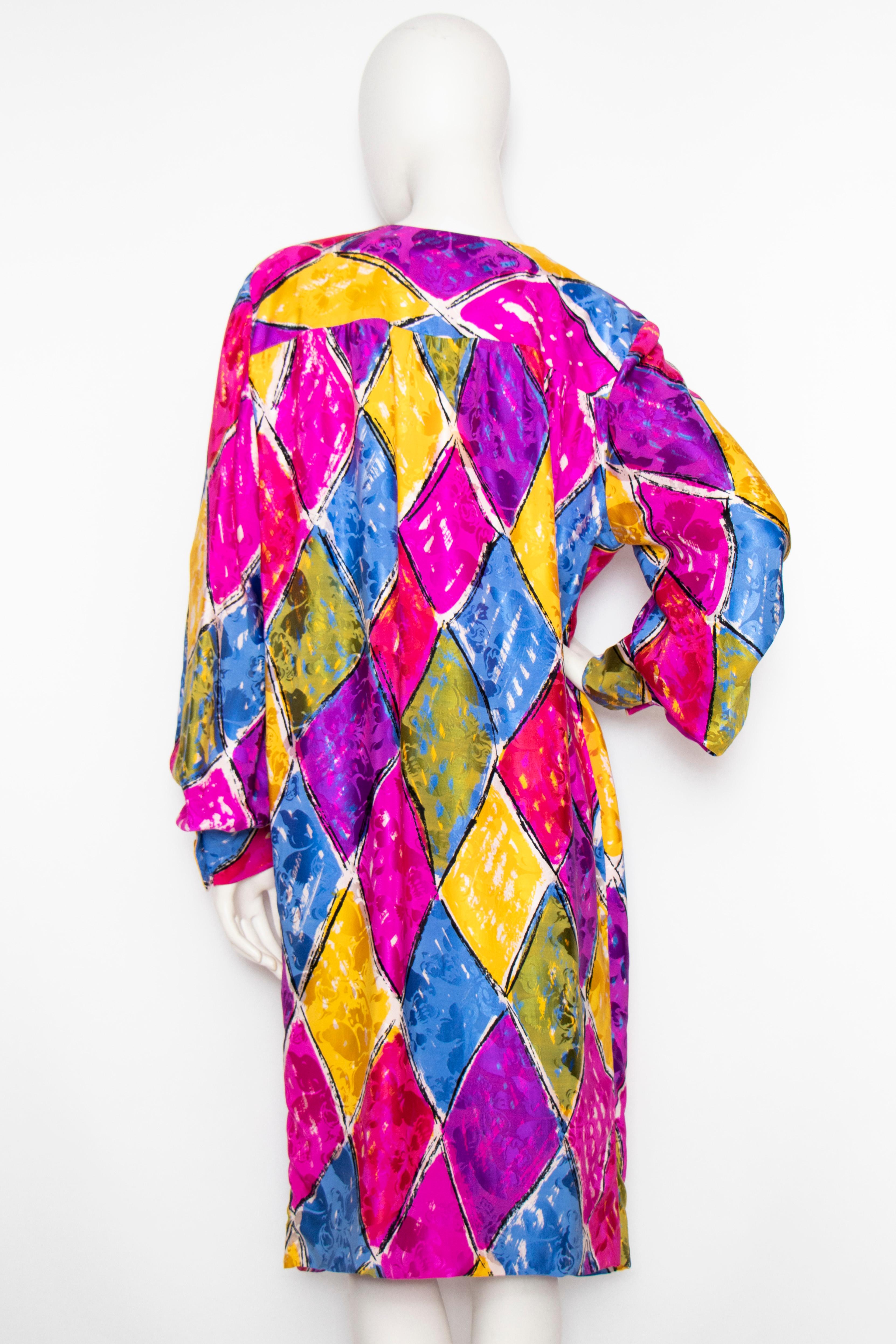 A 1980s Vintage Givenchy Jacquard Woven Silk Dress  In Good Condition For Sale In Copenhagen, DK