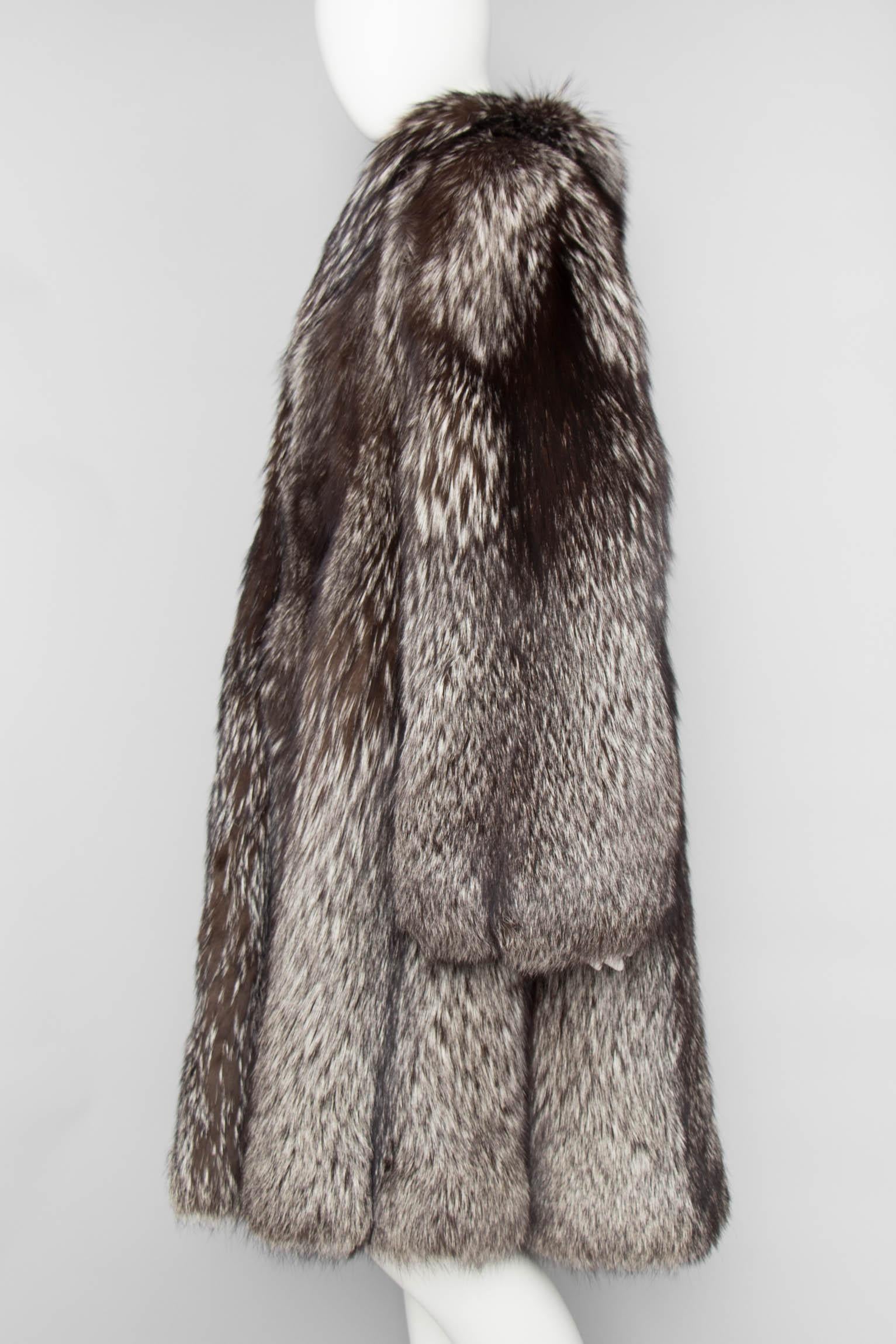 Women's or Men's A 1980s Vintage Long Grey Saga  Fox Fur Coat 