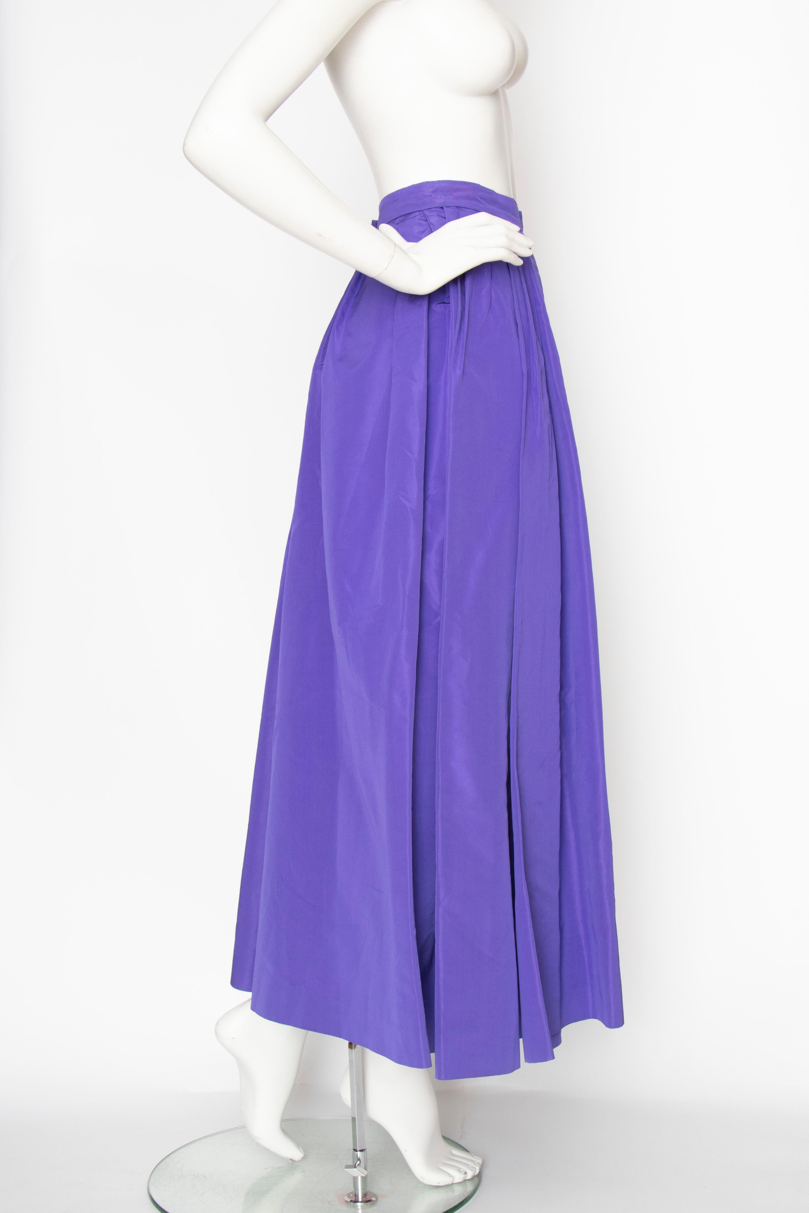 A 1980s Vintage Yves Saint Laurent Rive Gauche Purple Silk Taffeta Skirt  In Good Condition In Copenhagen, DK