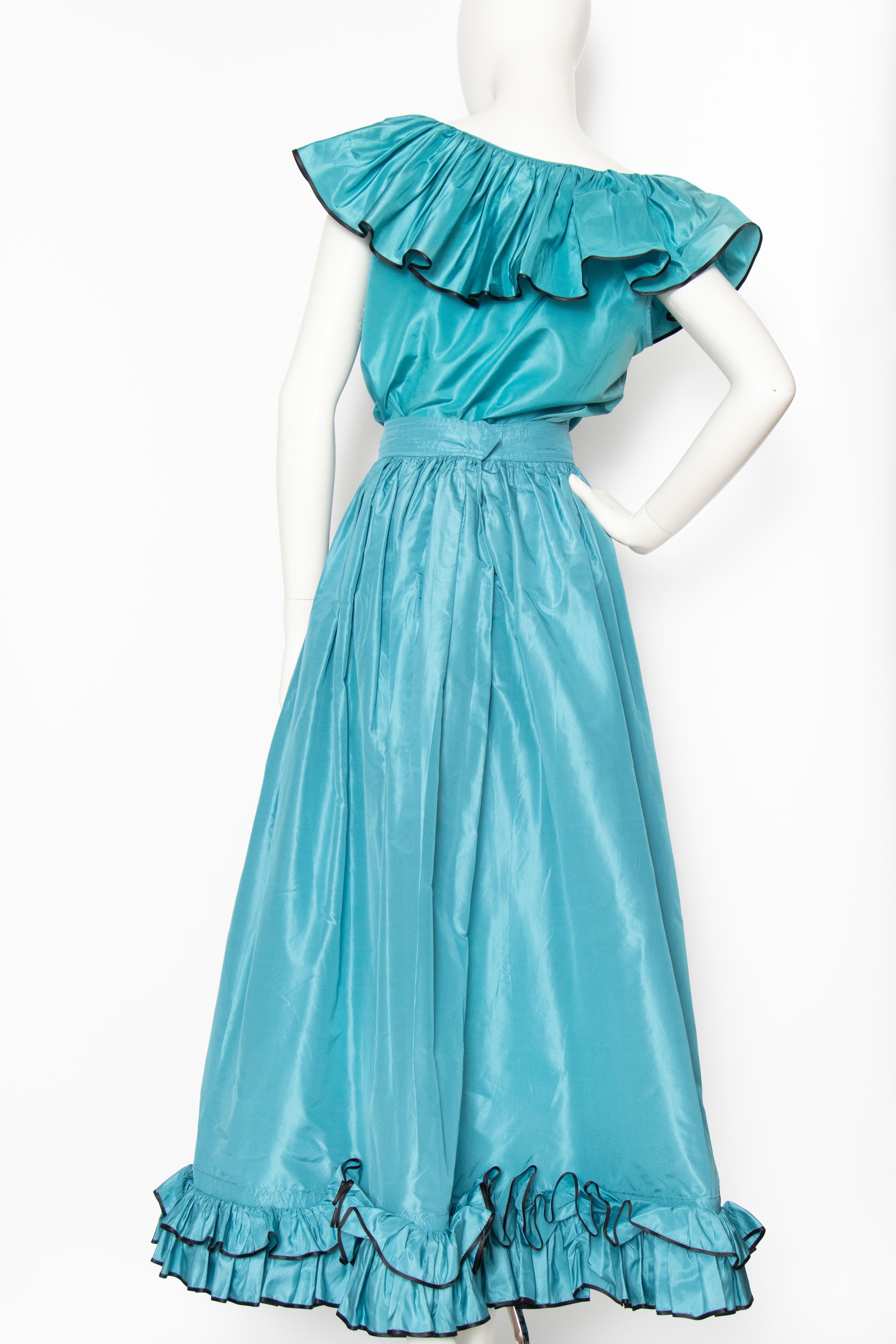 A 1980s Vintage Yves Saint Laurent Rive Gauche Teal Blue Silk Taffeta Two-Piece In Good Condition For Sale In Copenhagen, DK