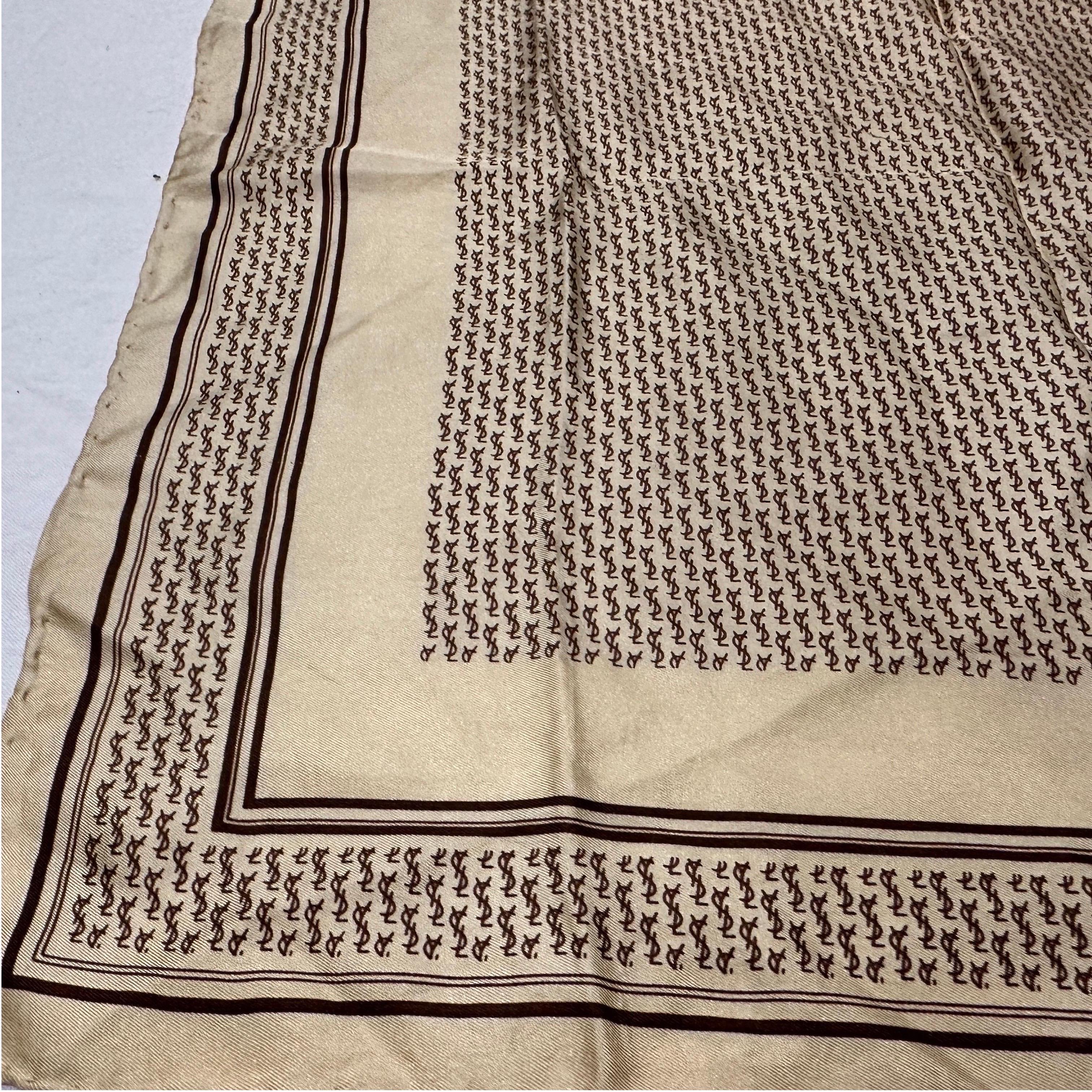 Sciarpa di seta piccola con logo marrone e beige di Yves Saint Laurent degli anni '80 in vendita 1