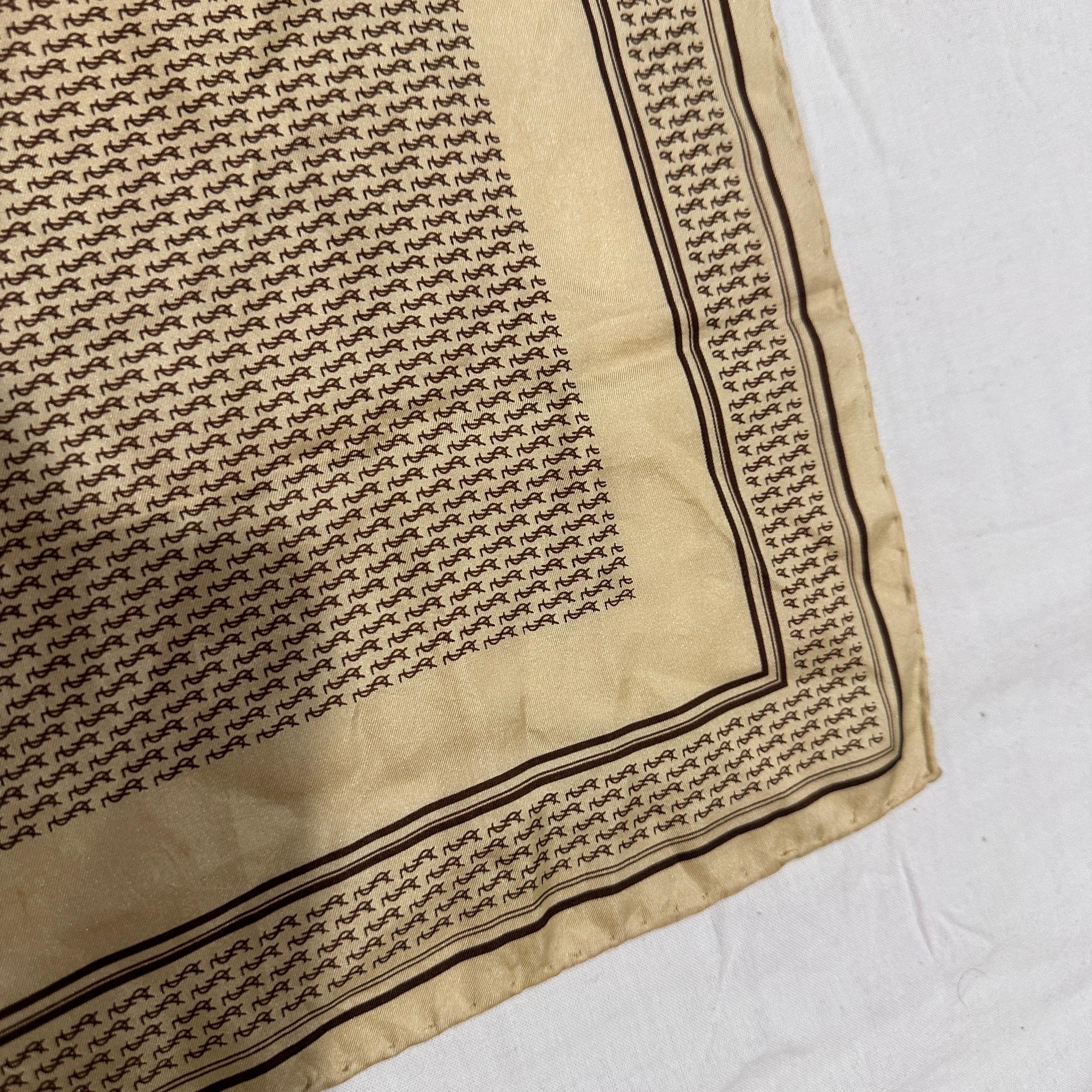 Sciarpa di seta piccola con logo marrone e beige di Yves Saint Laurent degli anni '80 in vendita 3