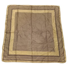 Yves Saint Laurent Kleiner Seidenschal mit braunem und beigem Logo aus den 1980er Jahren