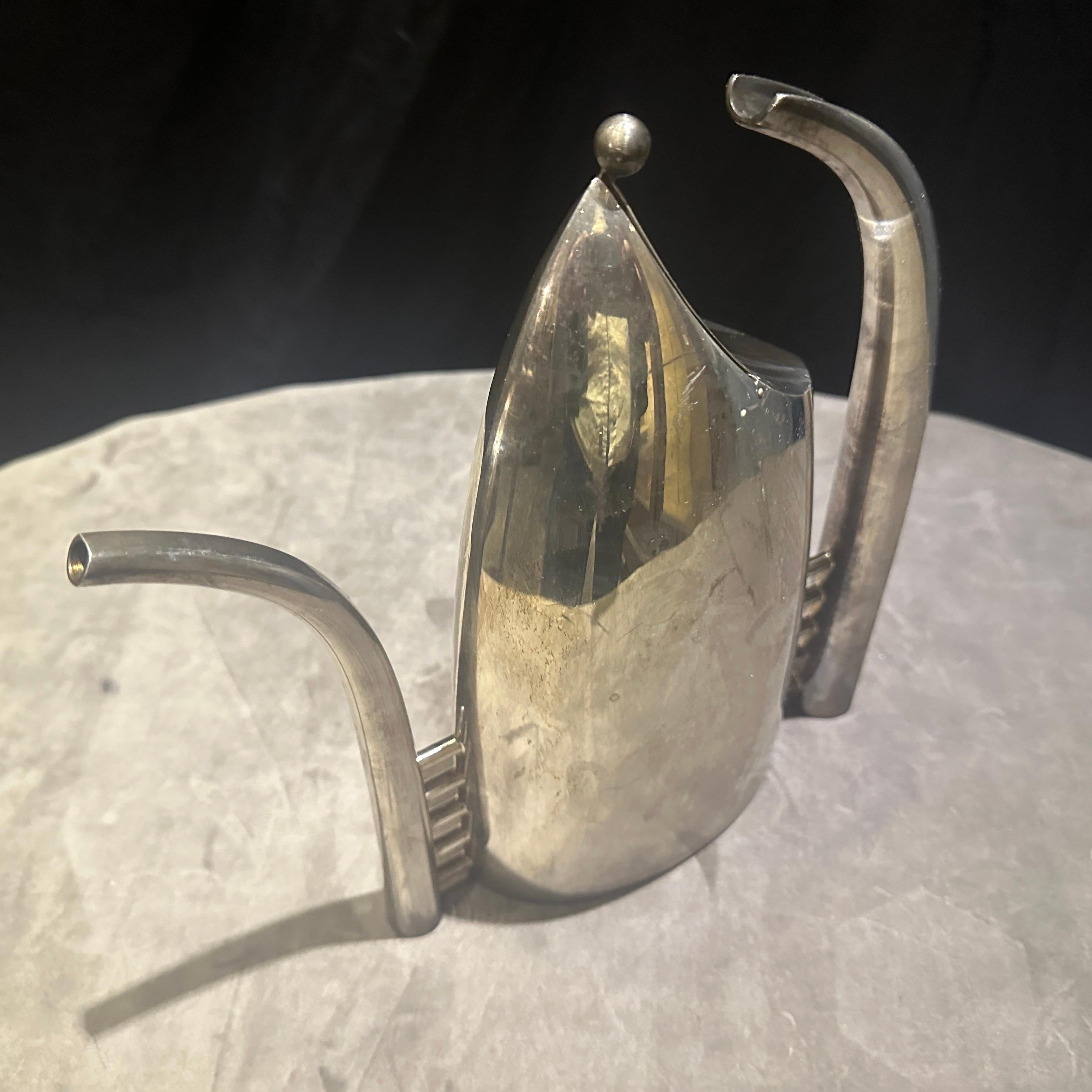 A 1989 Minimalist Silver Plated Fenice Coffee Pot Designed by Lino Sabattini For Sale 2