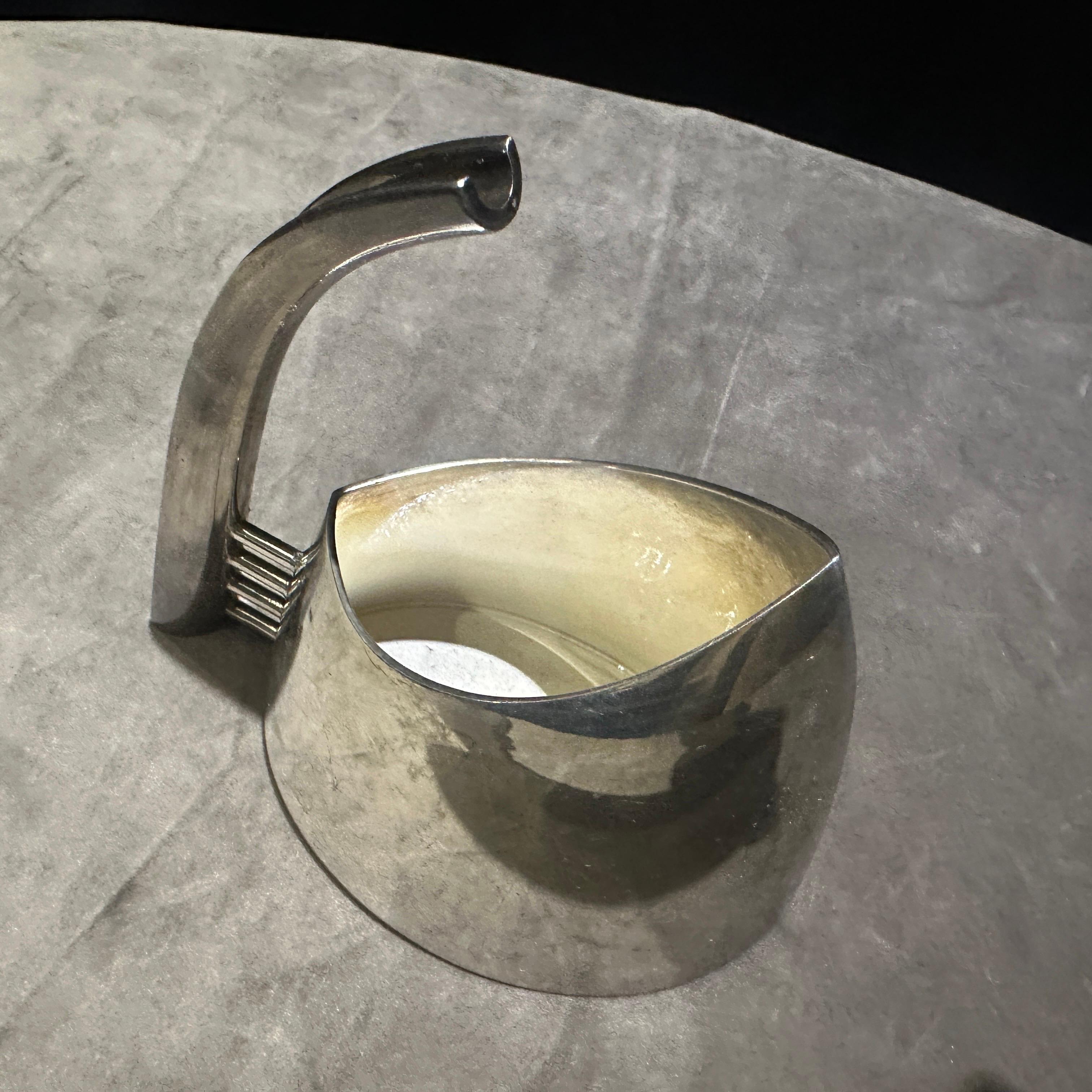 A 1989 Minimalist Silver Plated Fenice Milk Jug Designed by Lino Sabattini In Excellent Condition For Sale In Aci Castello, IT