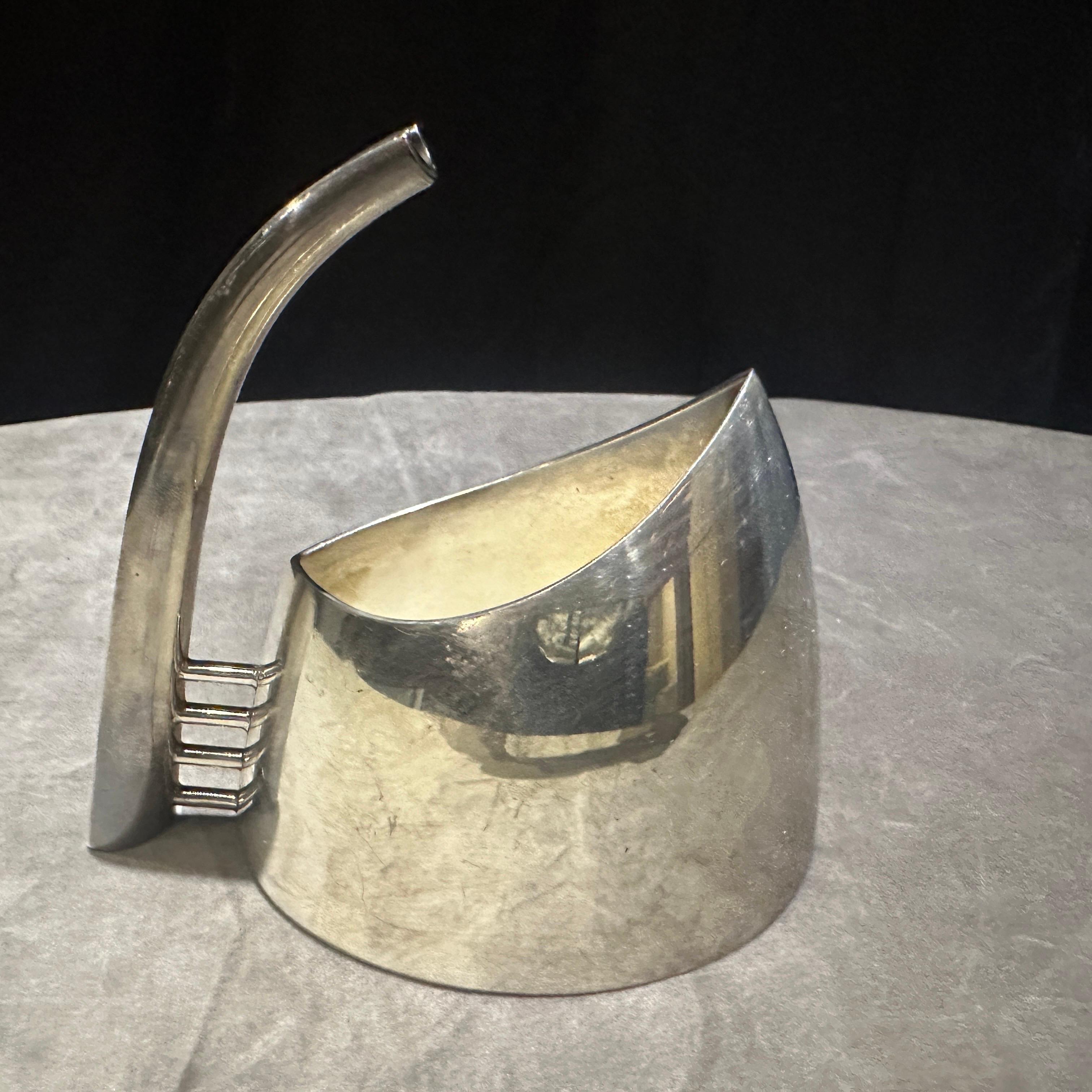 20th Century A 1989 Minimalist Silver Plated Fenice Milk Jug Designed by Lino Sabattini For Sale