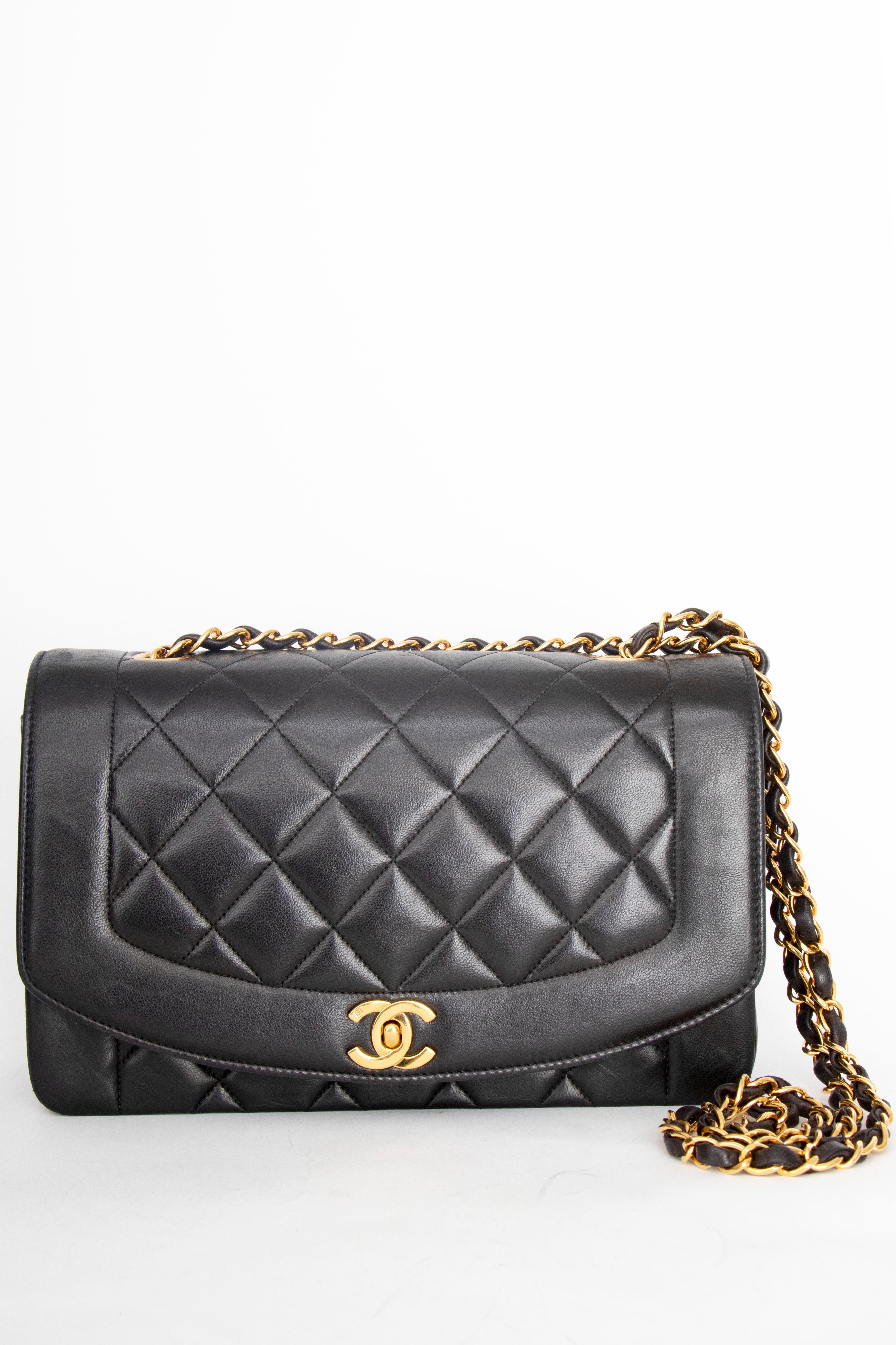 A 1990s Chanel Black Quilted Lambskin Bag Gold Hardware In Good Condition For Sale In Copenhagen, DK