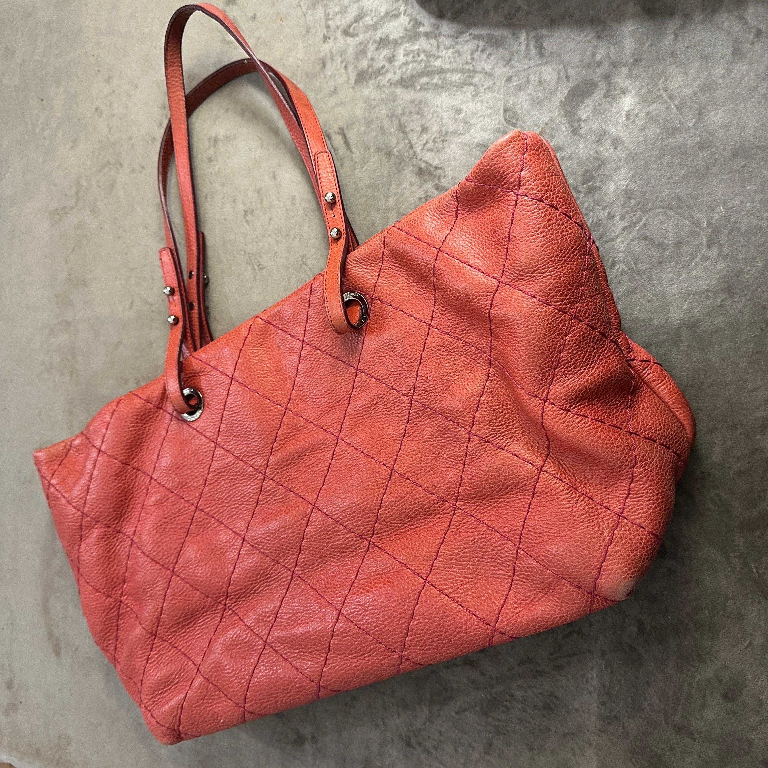 A 1990s Vintage Pink Leather Tote Bag By Chanel For Sale 6