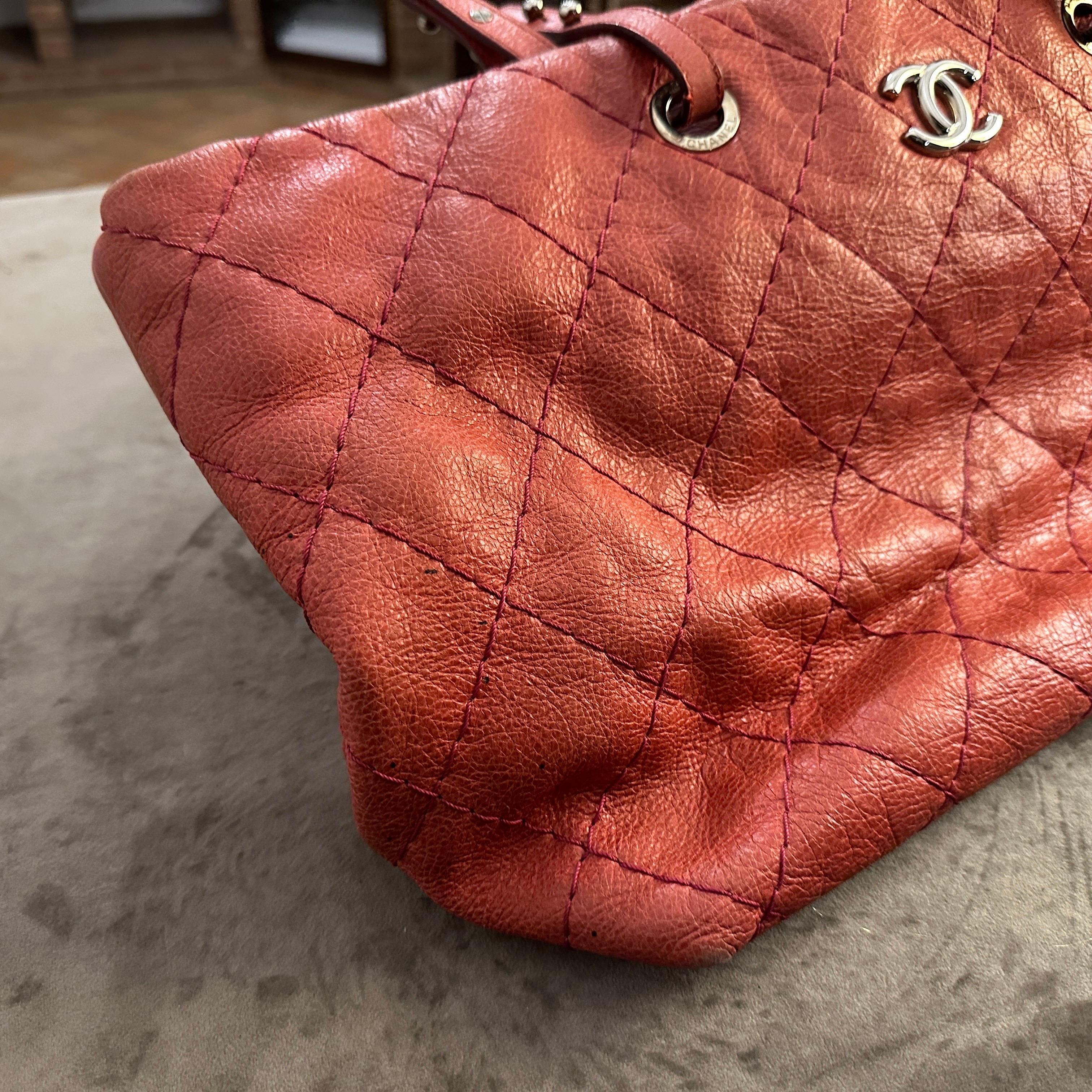 A 1990s Vintage Pink Leather Tote Bag By Chanel For Sale 12
