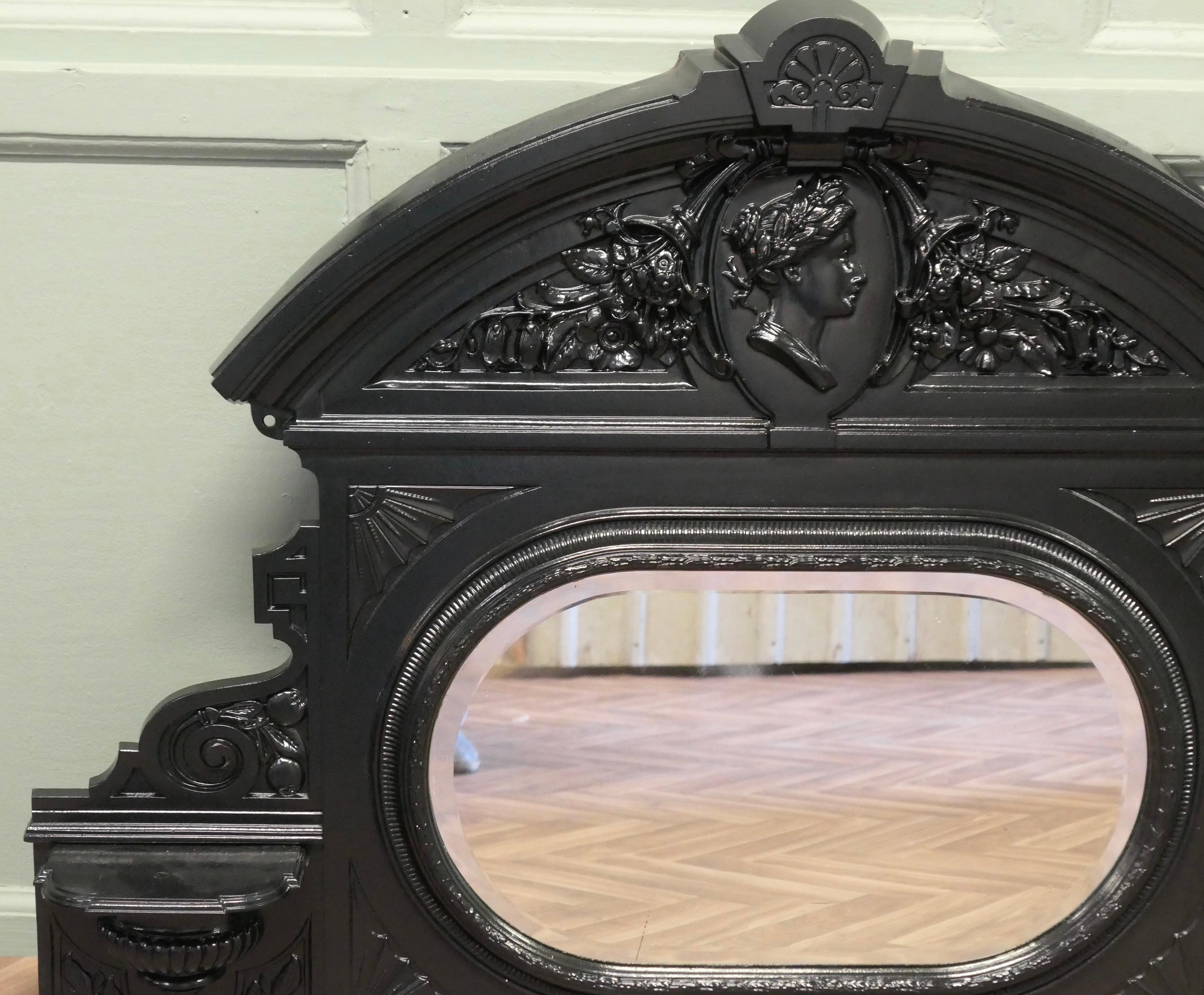 A.C.I.C., Cast Iron Overmantel Mirror Il s'agit d'un lourd miroir de cheminée. Bon état - En vente à Godshill, Isle of Wight