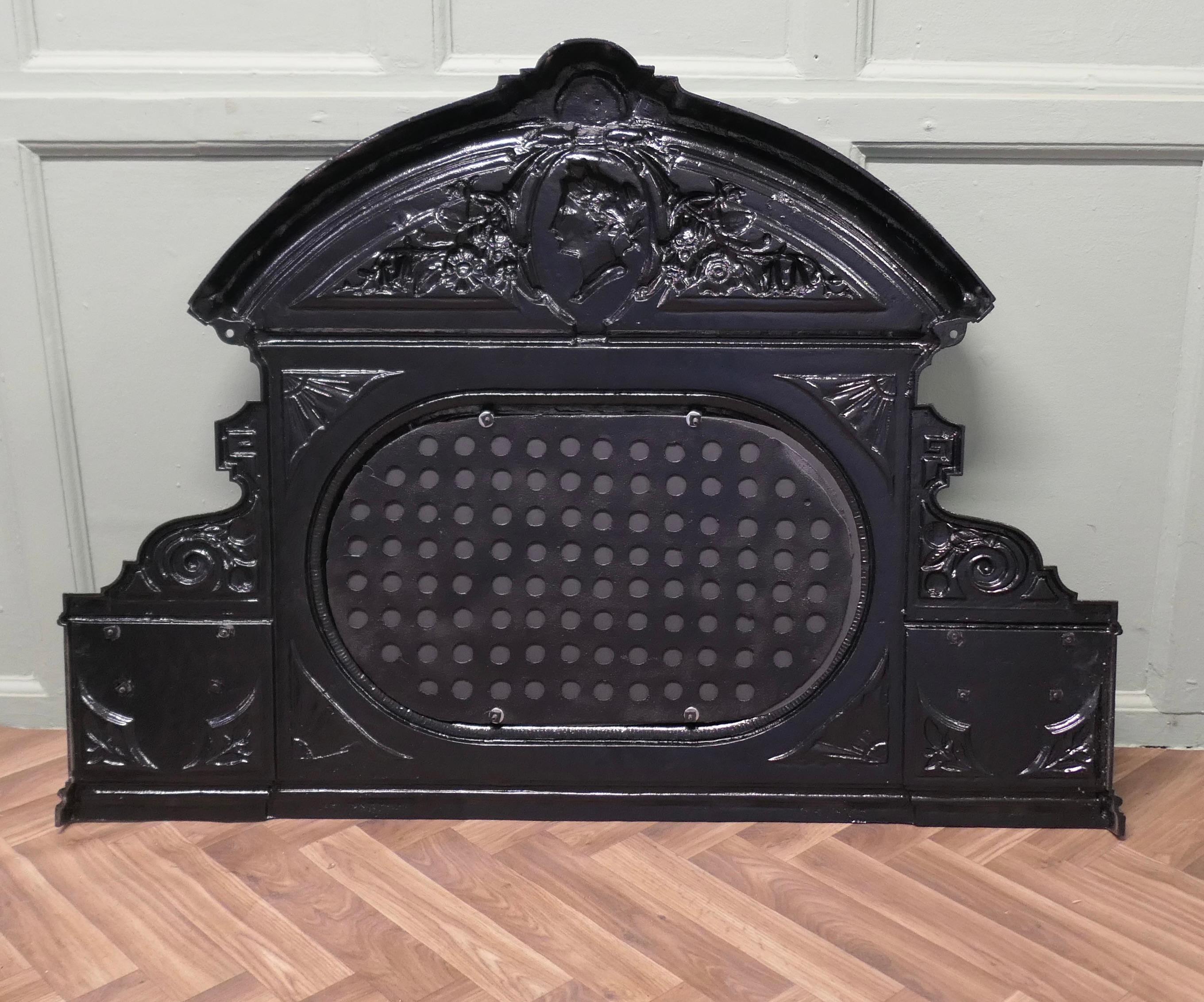 A.C.I.C., Cast Iron Overmantel Mirror Il s'agit d'un lourd miroir de cheminée. en vente 1