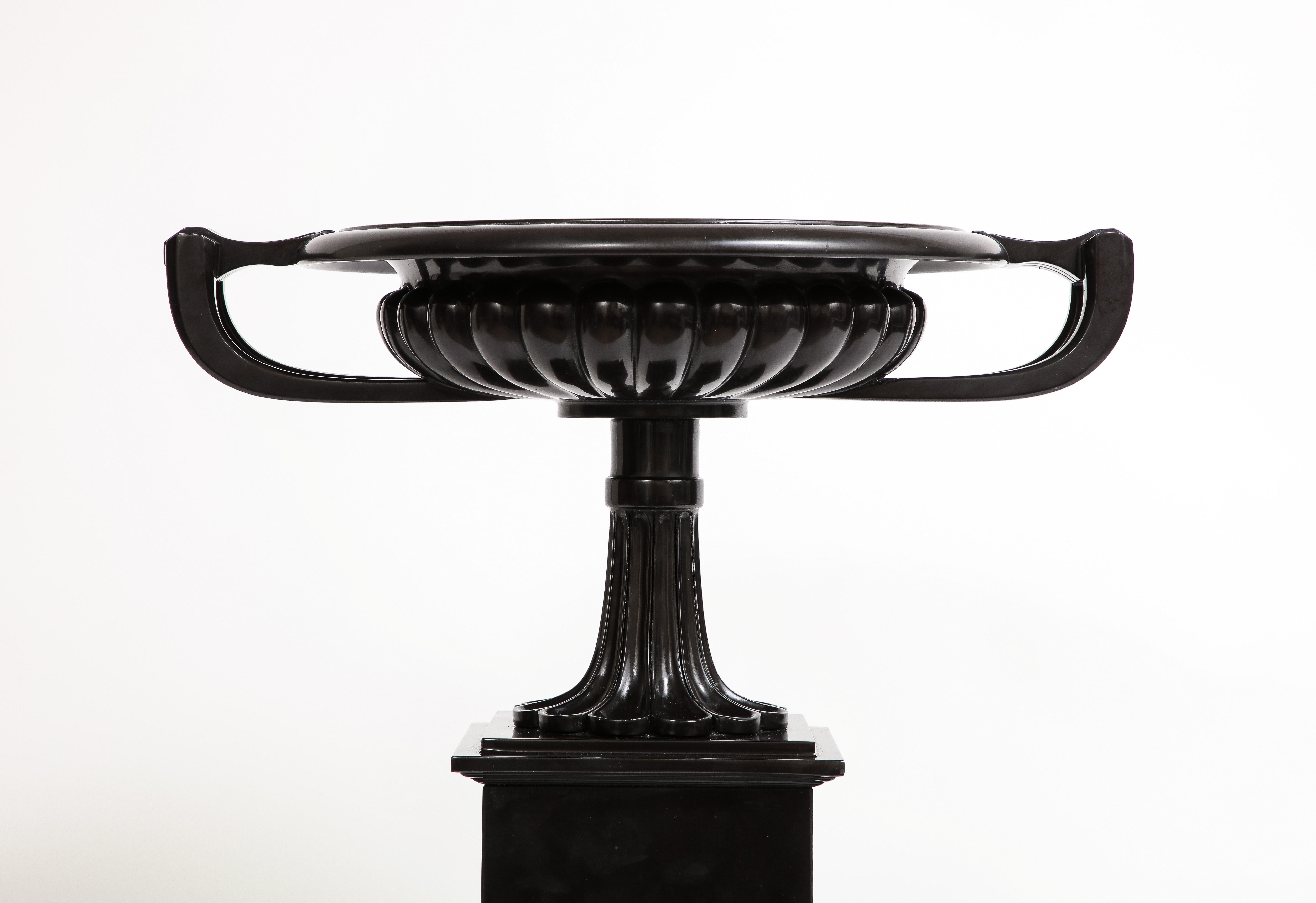 English Grand Tour Black Marble Pedestal 2-Handled Centerpiece/Tazza, 1800s For Sale 1