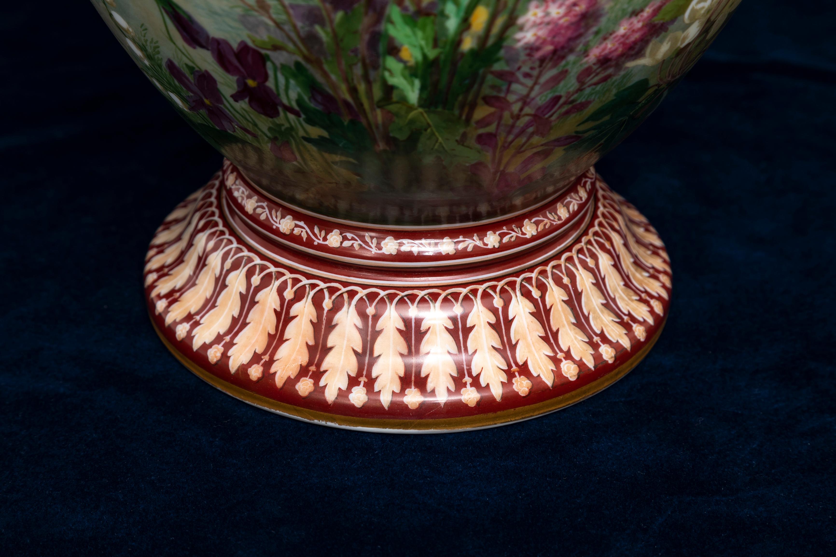 A.I.C. French Baccarat Opaline Crystal  Vase avec décoration Putti émaillée en vente 5