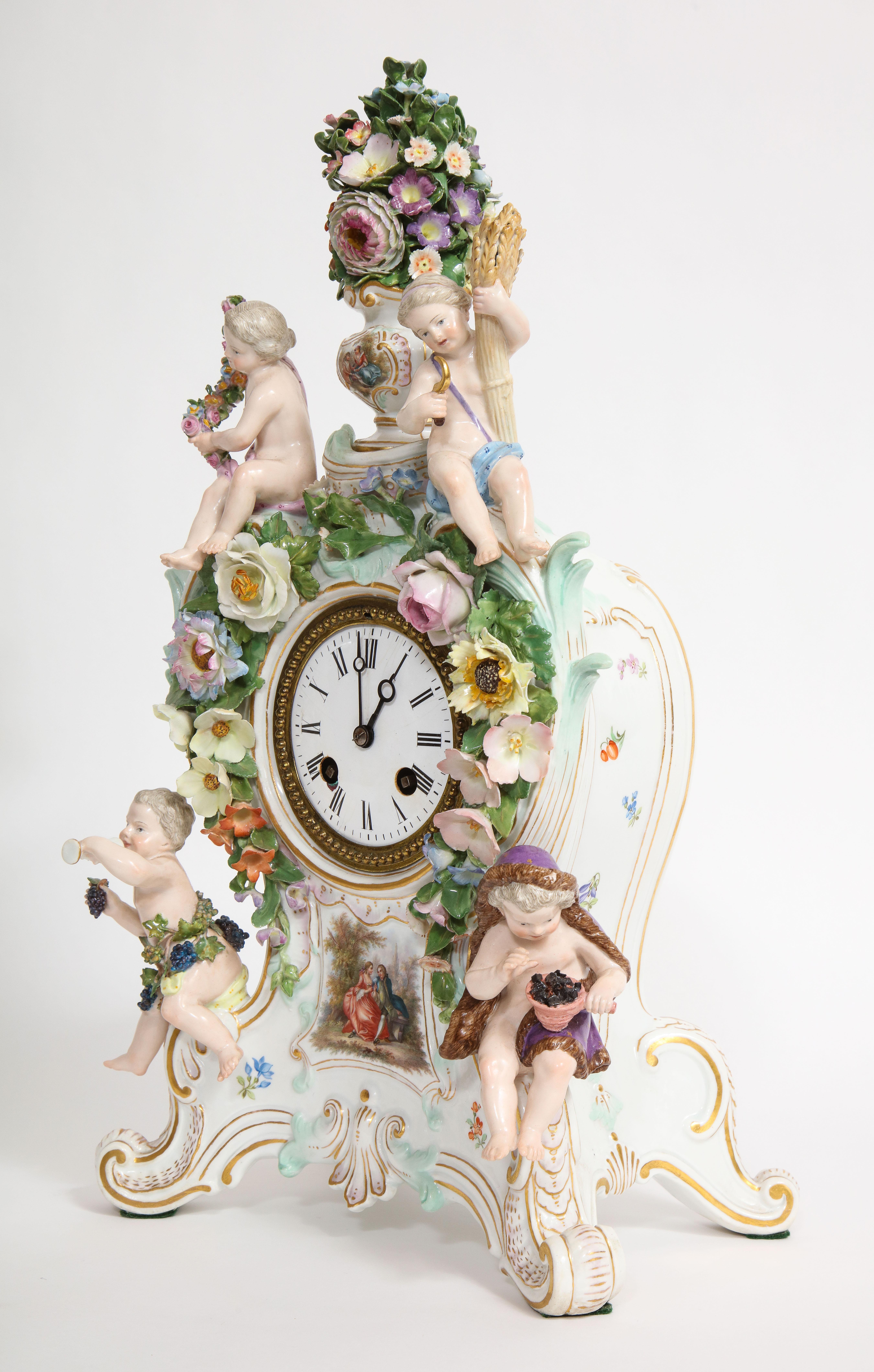 A.I.C. Porcelain Rococo 4 Seasons Clock & Candelabra Garniture Set 19ème C. Bon état à New York, NY