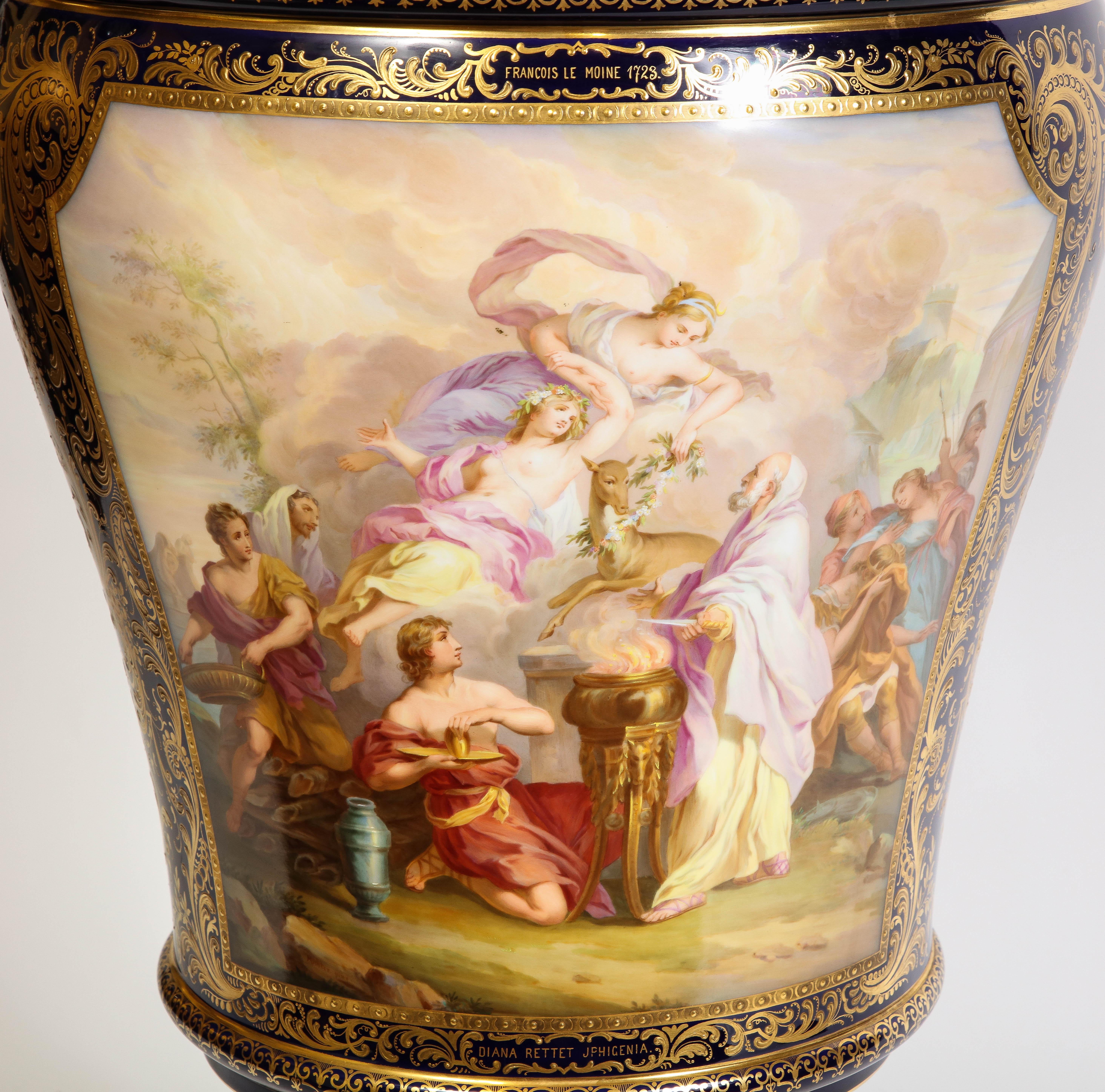 Monumentale kobaltblaue Royal Vienna Porcelain-Vase mit Watteau-Szene aus dem 19. (Porzellan) im Angebot