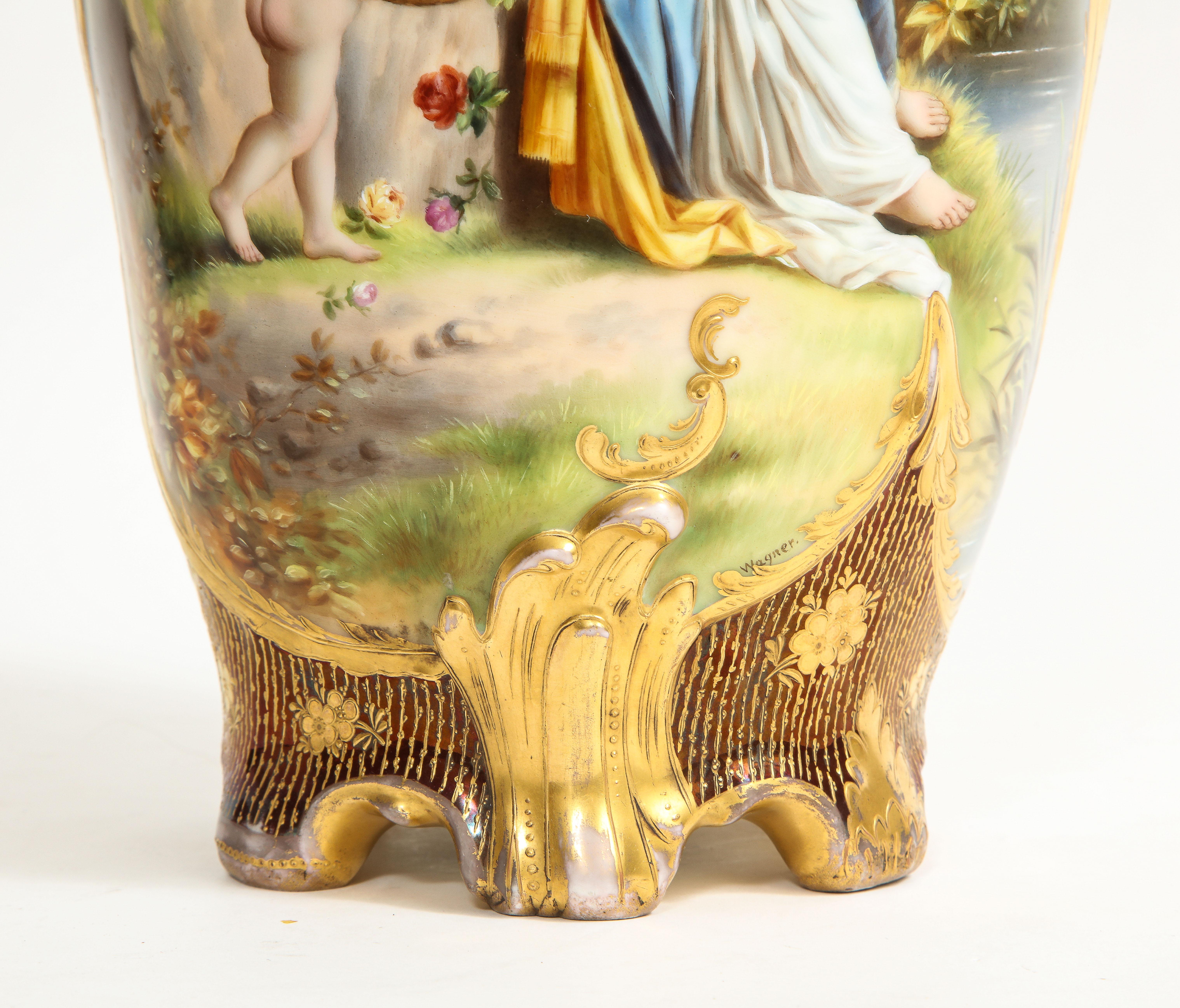 19. Jh. Royal Vienna Porcelain Doppeltafelvase mit erhabener 24K vergoldeter Dekoration im Angebot 6