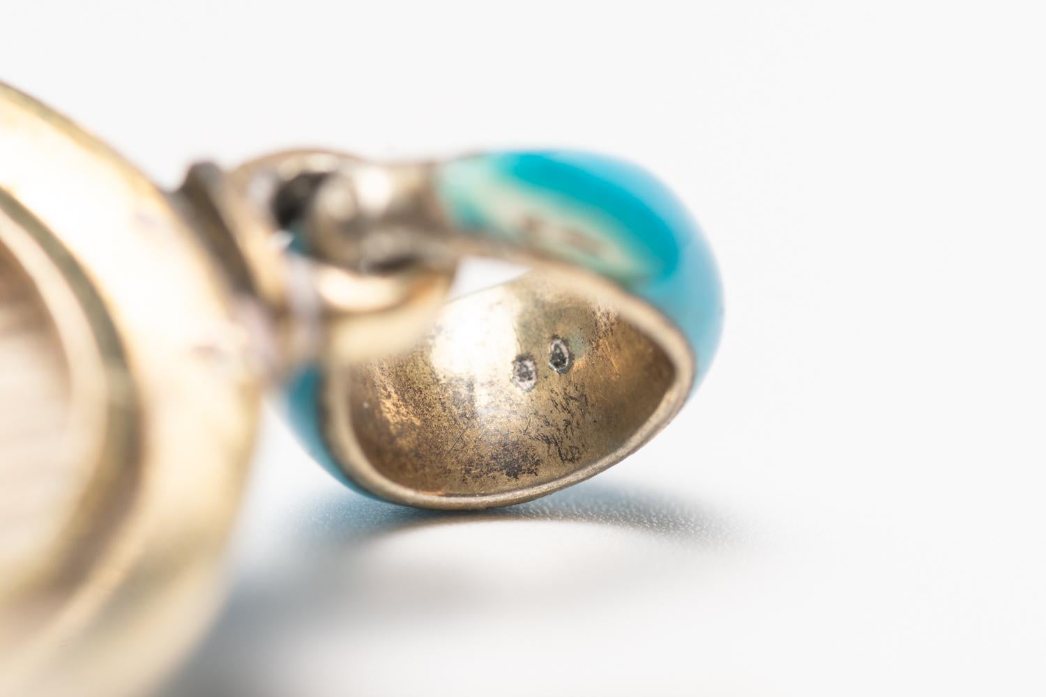 Un médaillon autrichien Art nouveau en émail et perles d'argent doré en vente 9
