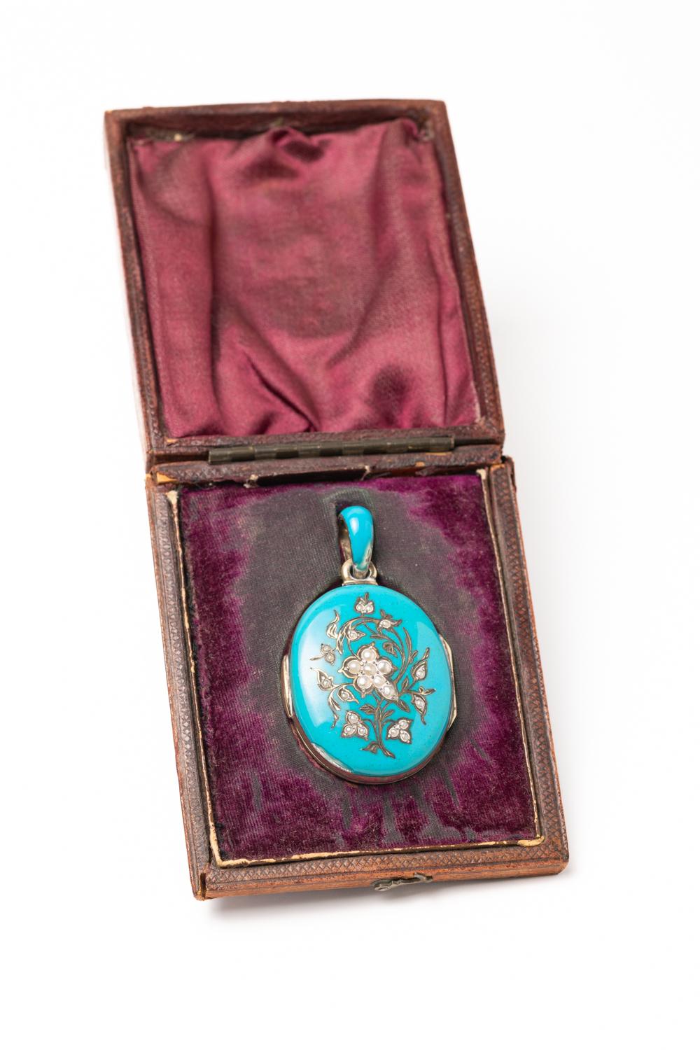 An Art Nouveau Austrian Enamel and Silver Gilt Pearl Locket For Sale 1