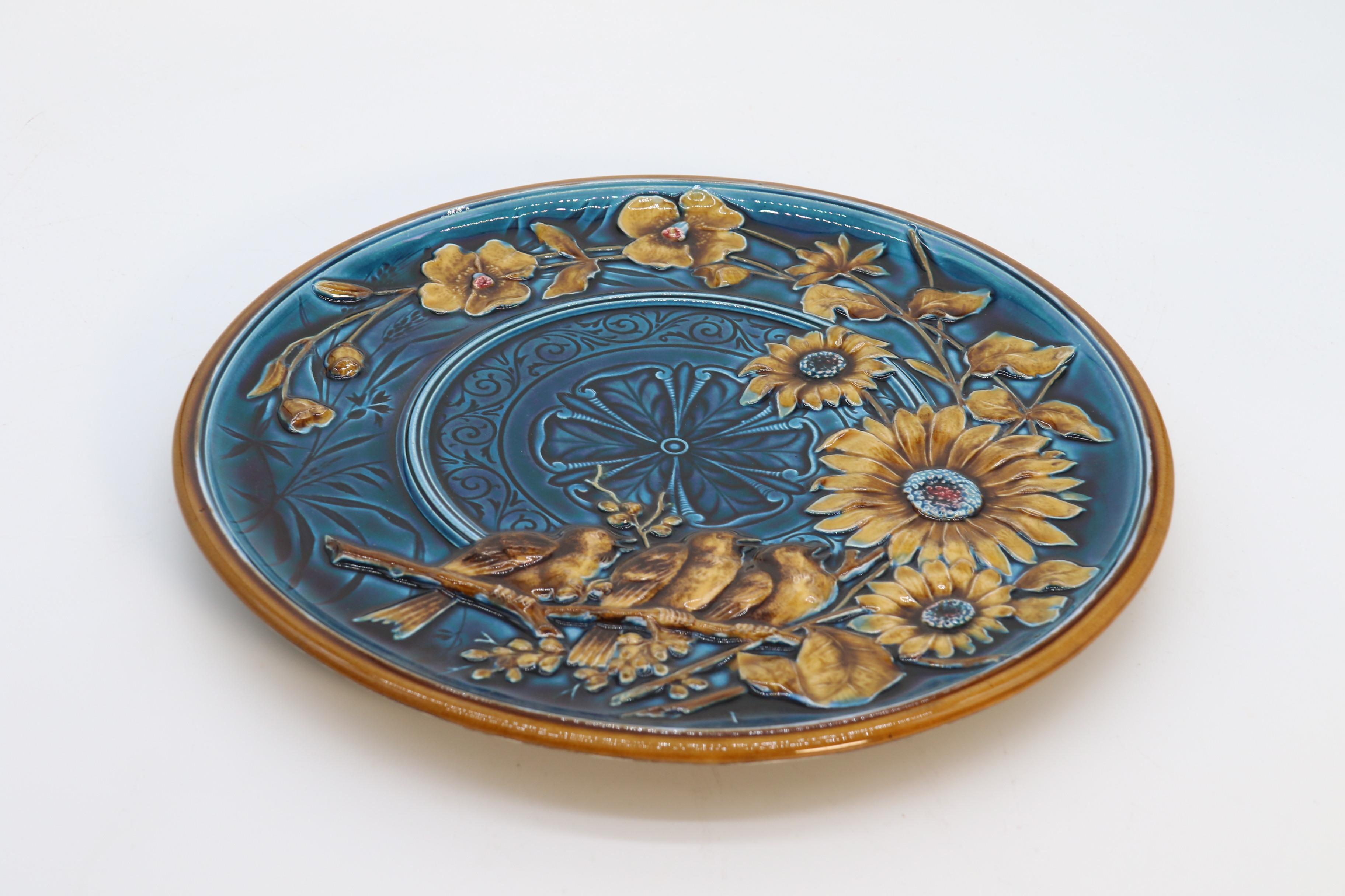A 19th century Austrian majolica charger from the Gebruder Schutz factory C 1890 For Sale 4