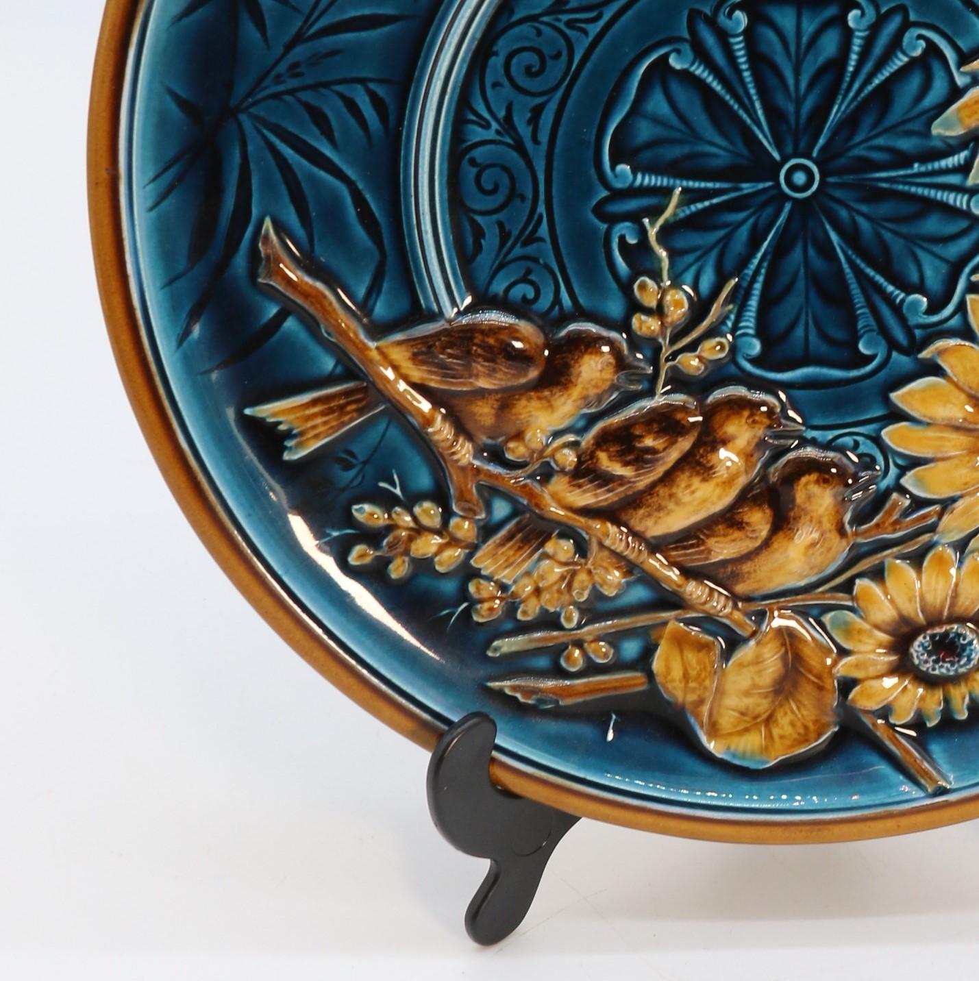A 19th century Austrian majolica charger from the Gebruder Schutz factory C 1890 For Sale 1