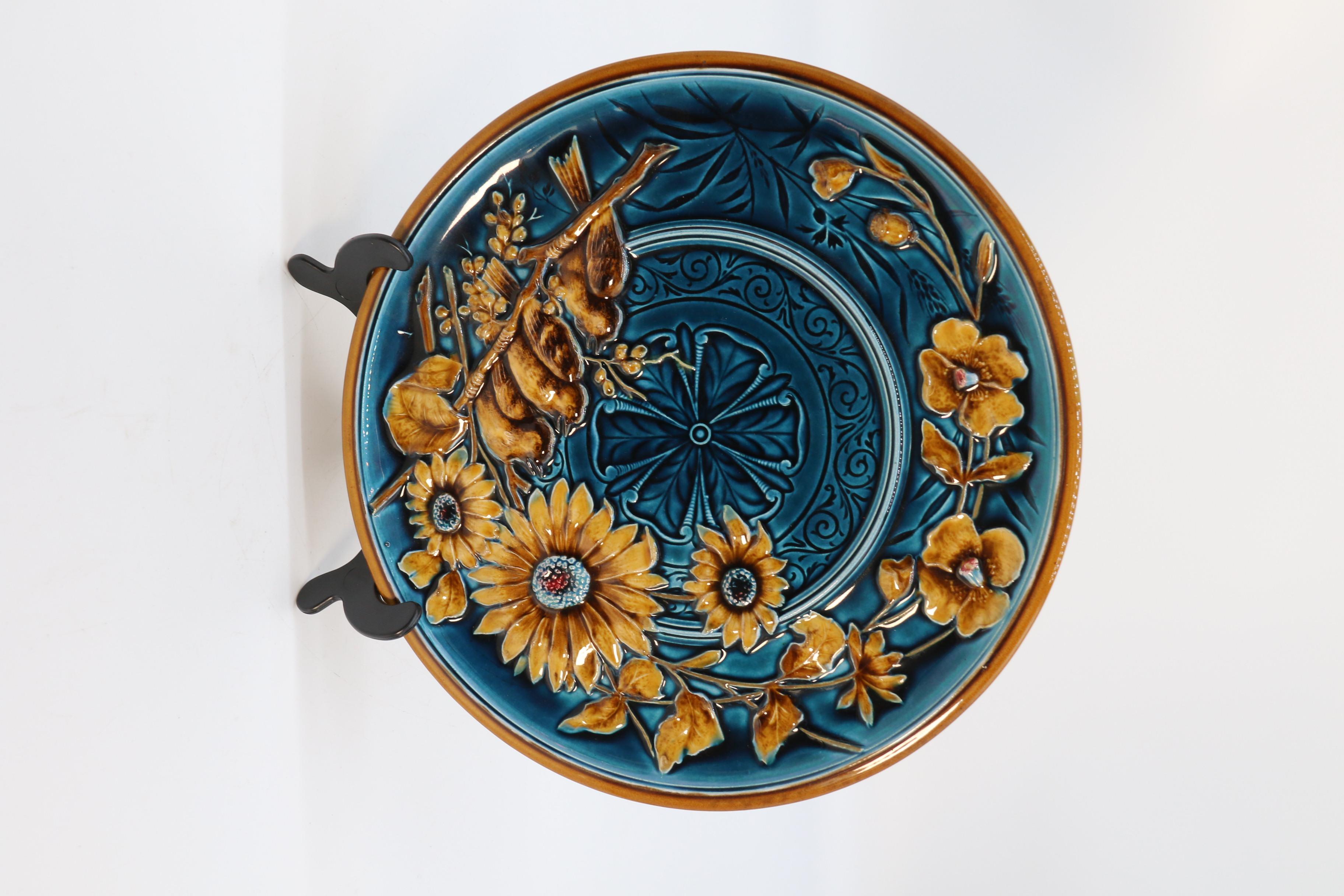 A 19th century Austrian majolica charger from the Gebruder Schutz factory C 1890 For Sale 2