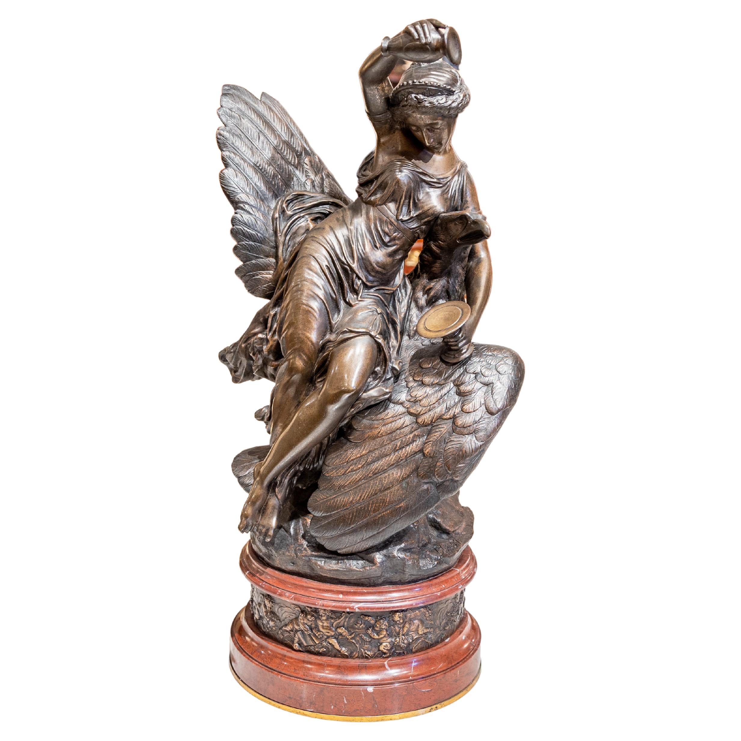 Siglo XIX Hermosa Escultura de Bronce Patinado de una Mujer sobre un Águila